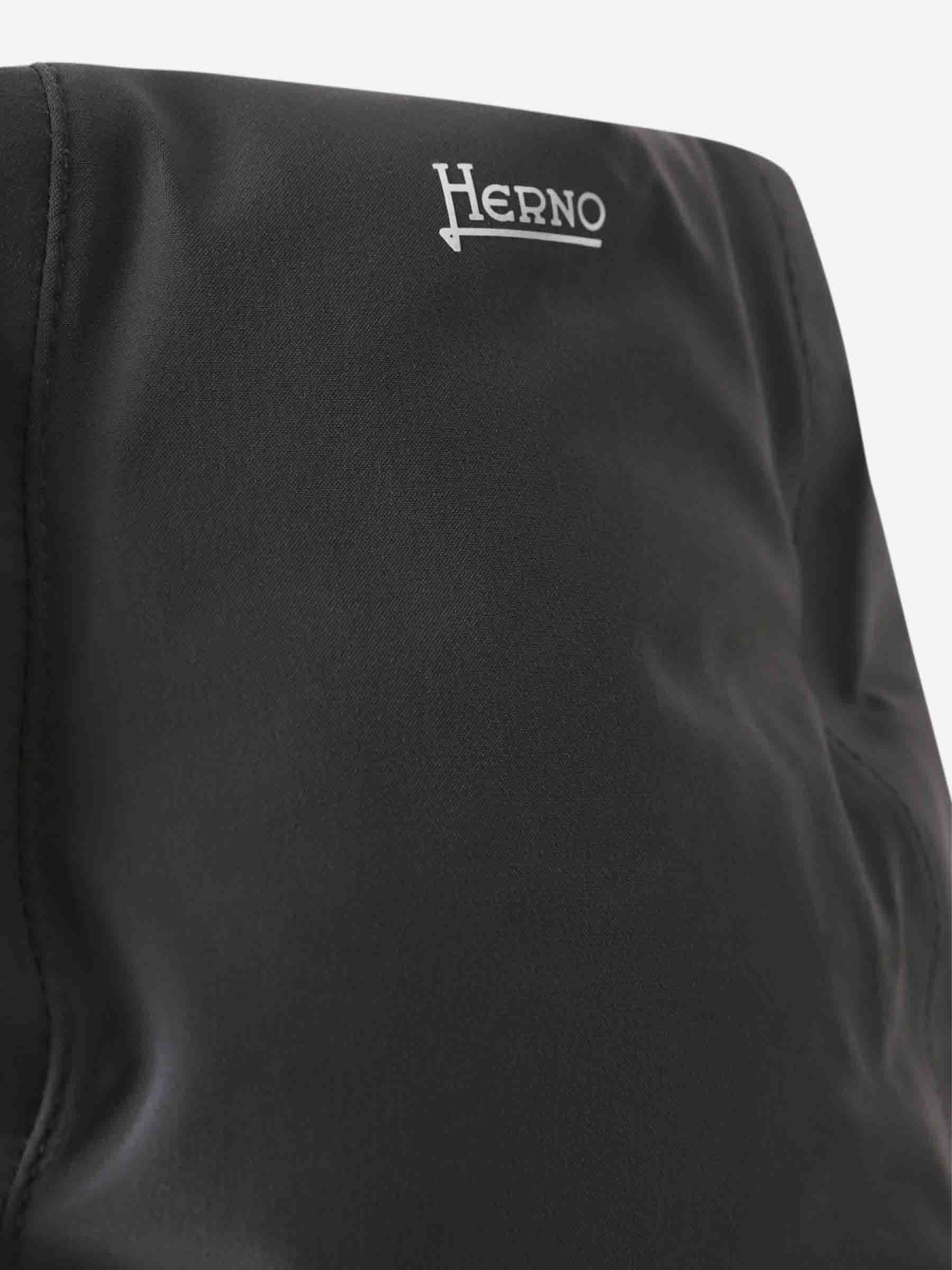 Herno Hombre Barcelona Plumífero Largo Capucha color Gris Antracita sku 502-001635 01 - Foto 3