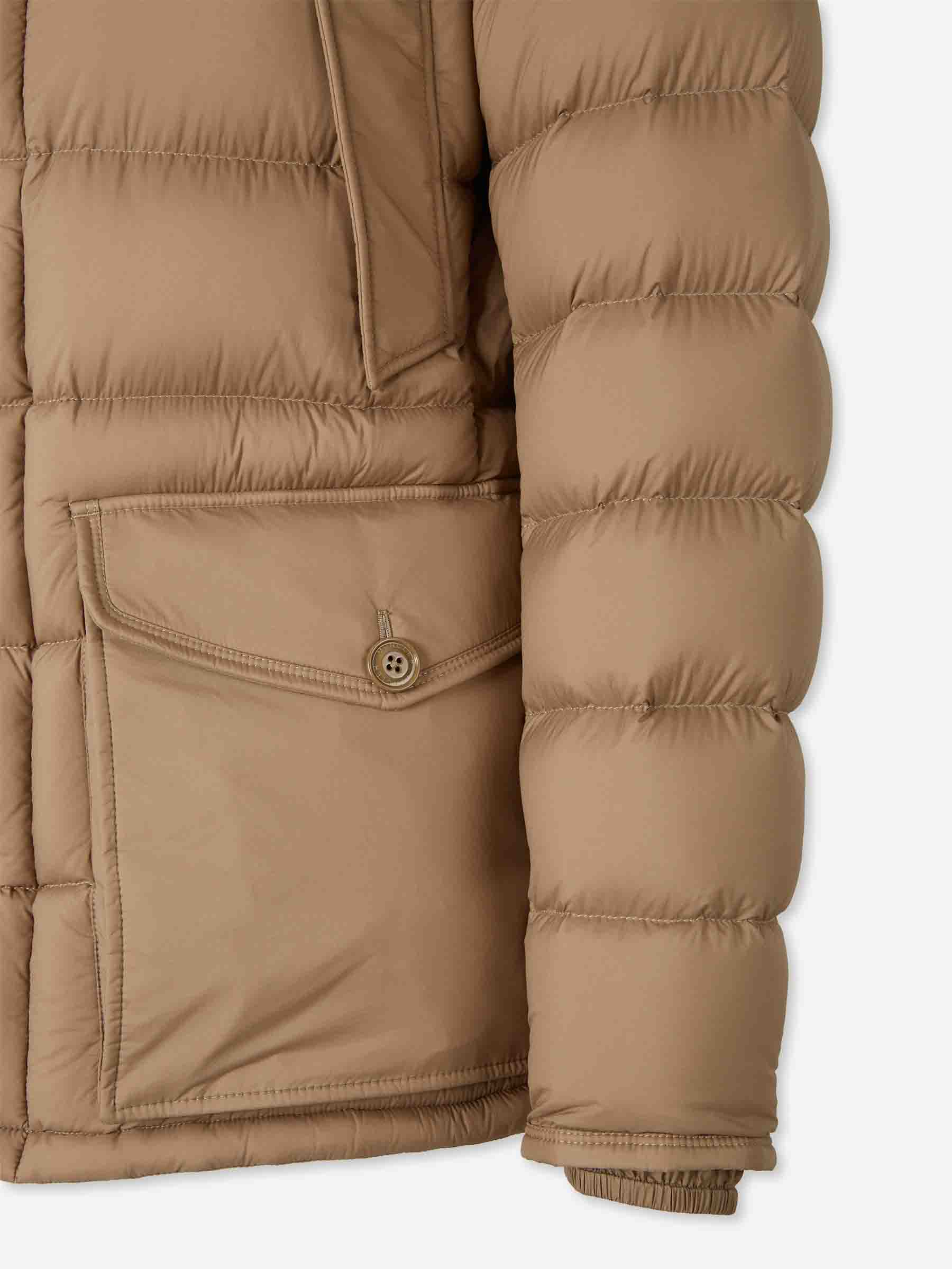 Moncler Hombre Barcelona Plumífero Largo Clunye color Camel sku 502-001654 01 - Foto 5