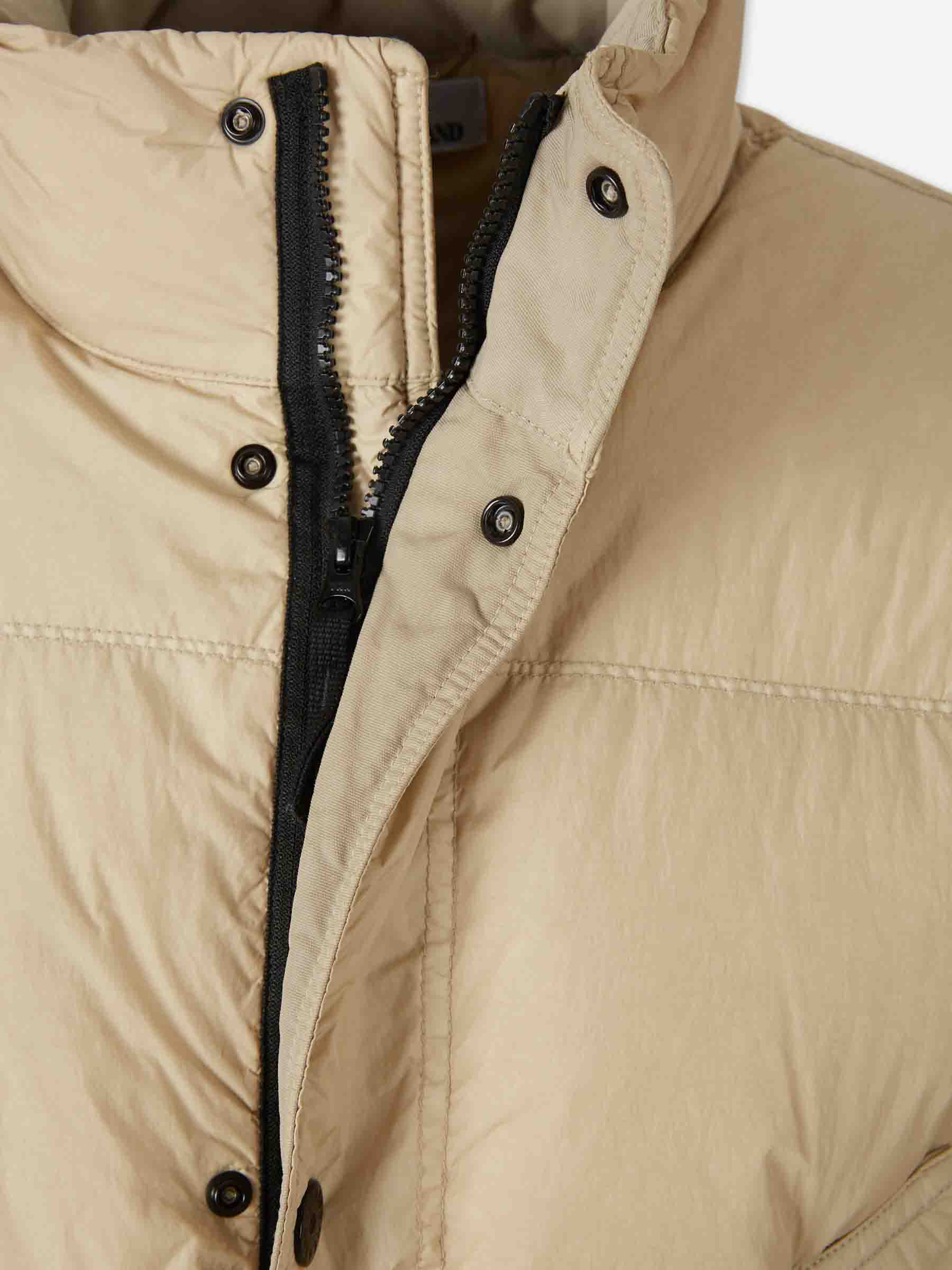 Stone Island Hombre Barcelona Plumífero Crinkle Reps color Beige sku 512-002603 03 - Foto 4