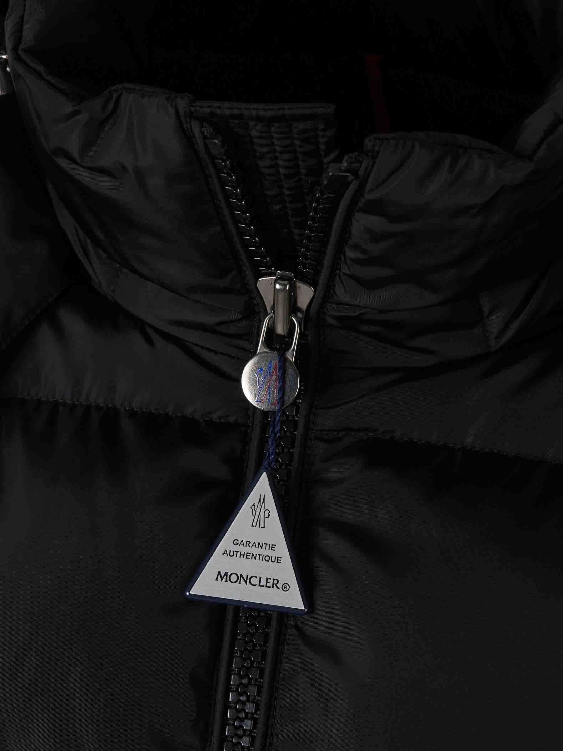 Moncler Hombre Barcelona Chaqueta Acolchada Maya color Negro sku 512-002622 02 - Foto 4