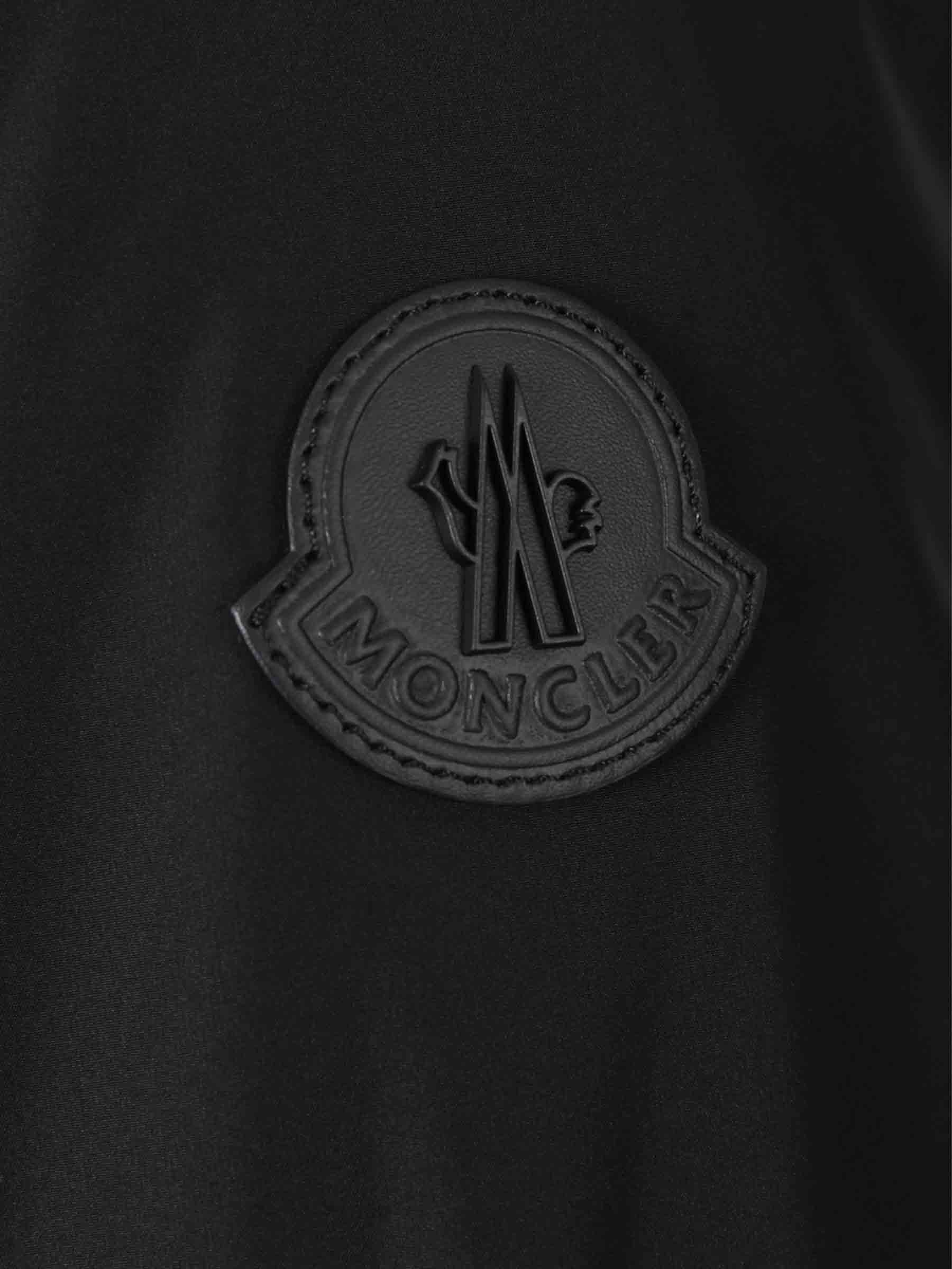 Moncler Hombre Barcelona Plumífero Corto Vivies color Negro sku 512-002628 01 - Foto 4