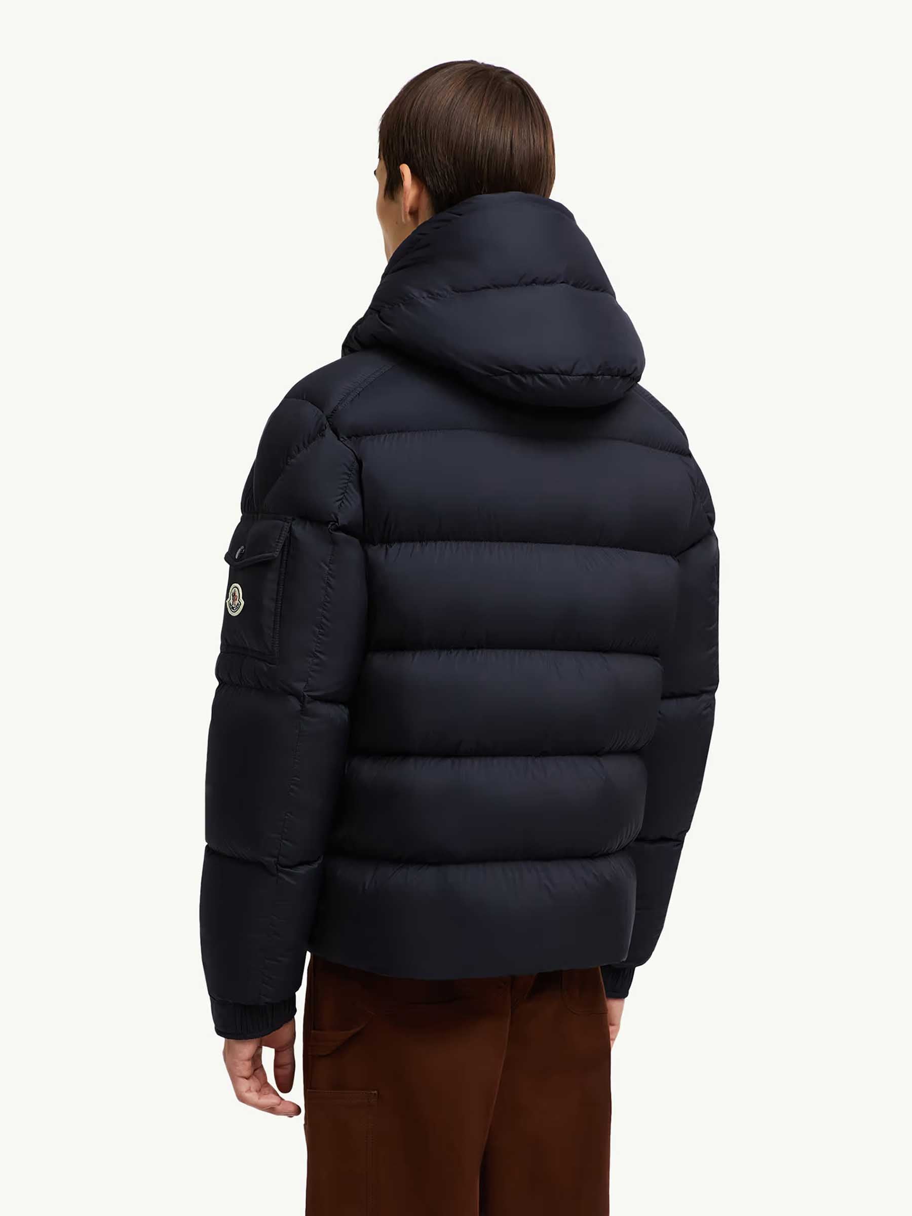 Moncler Hombre Barcelona Plumífero Corto Maya color Negro sku 512-002648 01 - Foto 3
