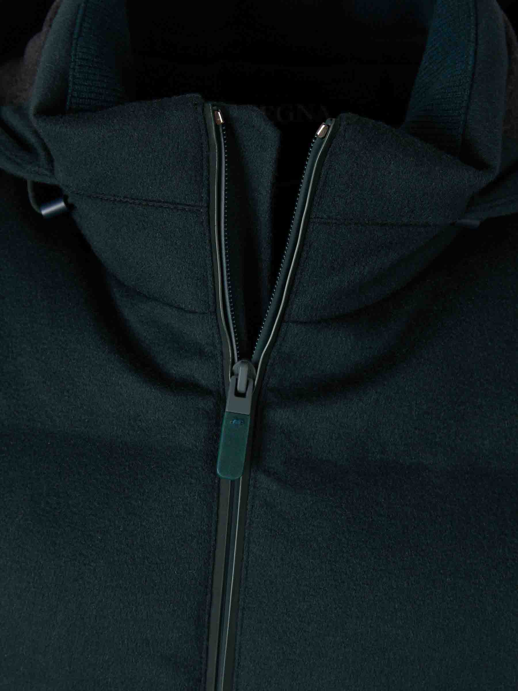 Zegna Hombre Barcelona Plumífero Corto Cachemira color Verde Jungla sku 512-002662 01 - Foto 3