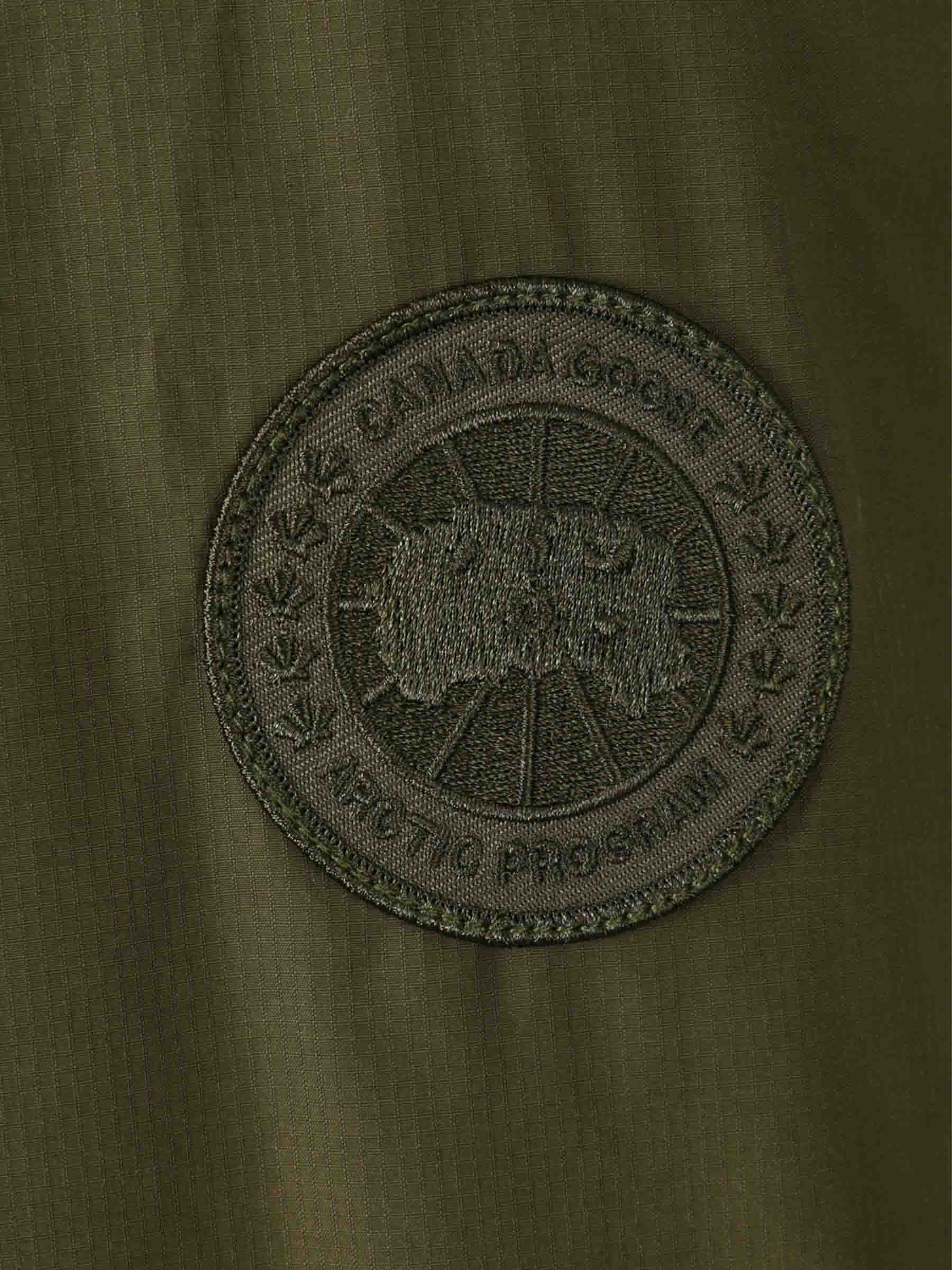Canada Goose Hombre Barcelona Parka Acolchada Kirby color Verde Militar sku 512-002701 02 - Foto 4