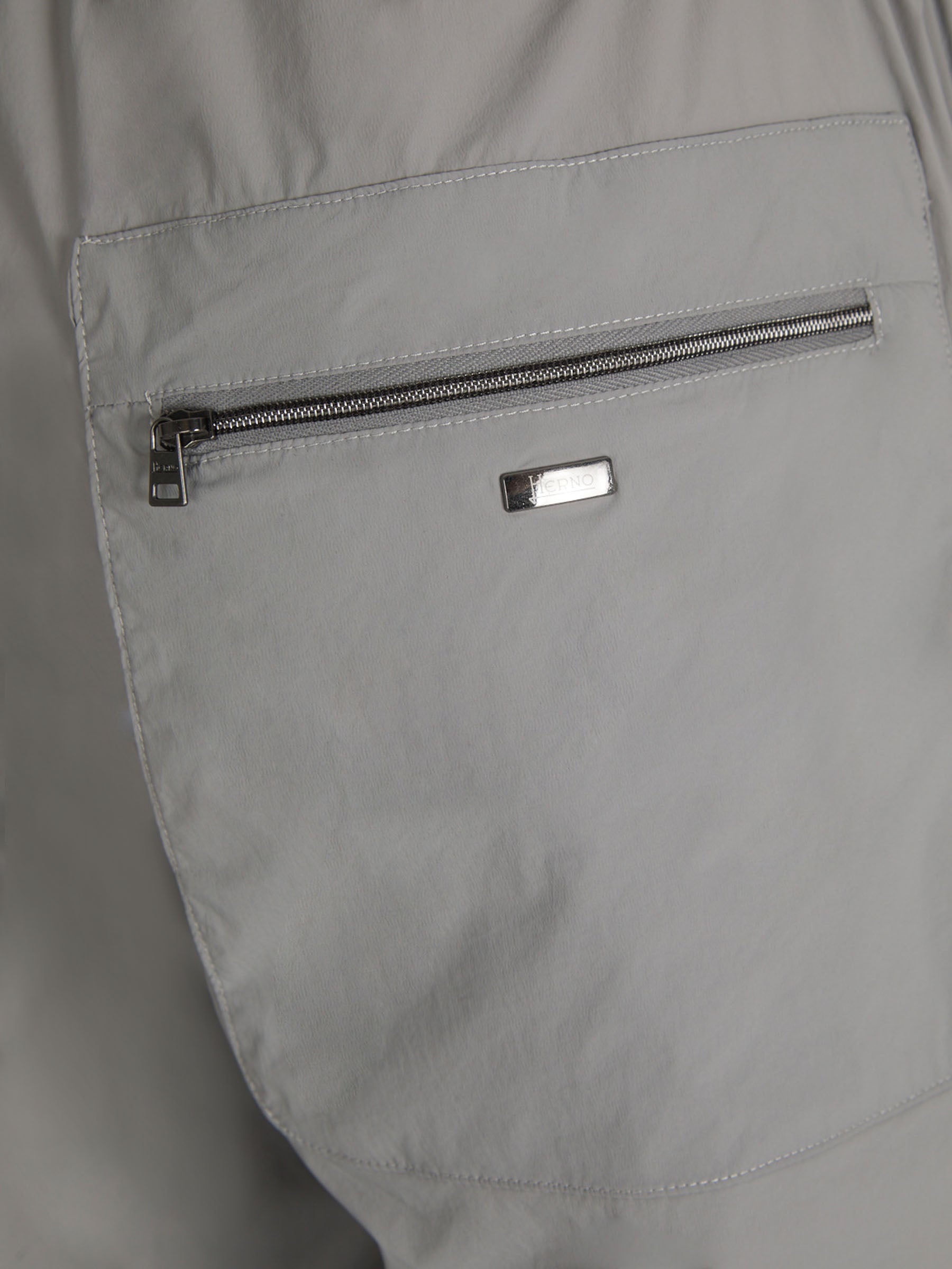 Herno Hombre Barcelona Joggers Técnicos color Gris sku 521-003336 01 - Foto 4