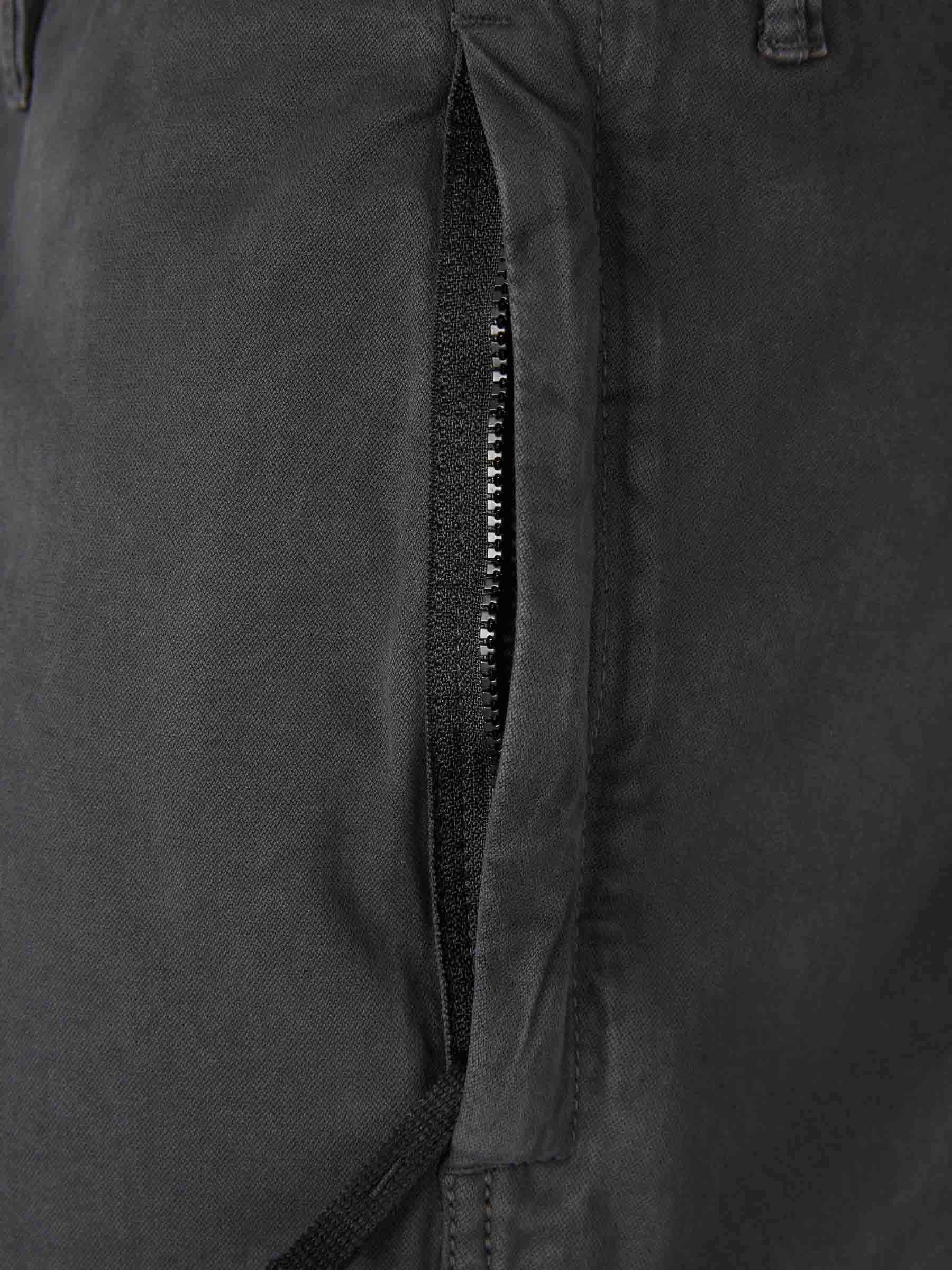 Stone Island Hombre Barcelona Pantalones Etiqueta Compass color Gris Piedra sku 521-003379 02 - Foto 4