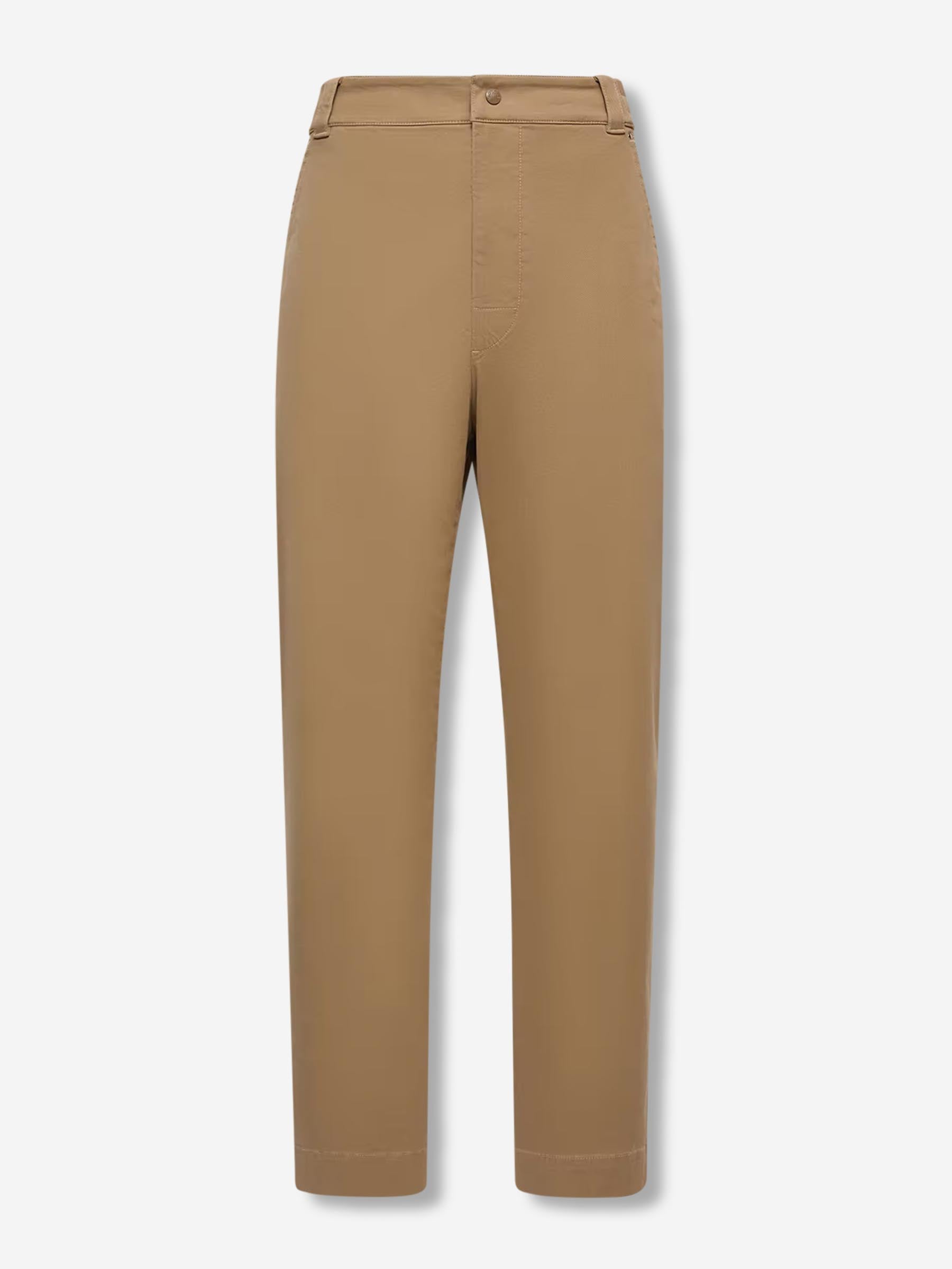 Moncler Hombre Barcelona Pantalones Gabardina Algodón color Camel sku 521-003400 01 - Foto 1