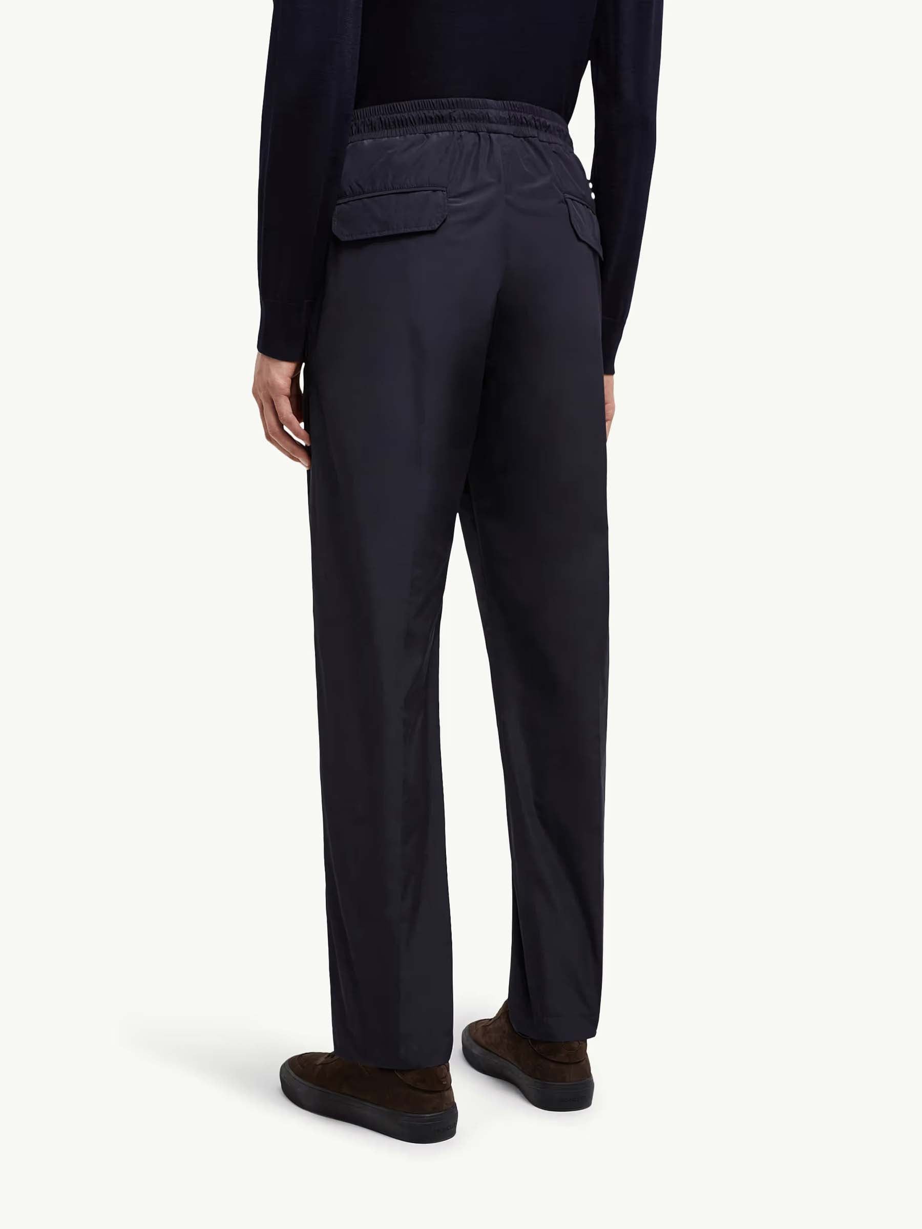 Moncler Hombre Barcelona Pantalones Deportivos Técnicos color Azul Marino sku 521-003402 01 - Foto 3