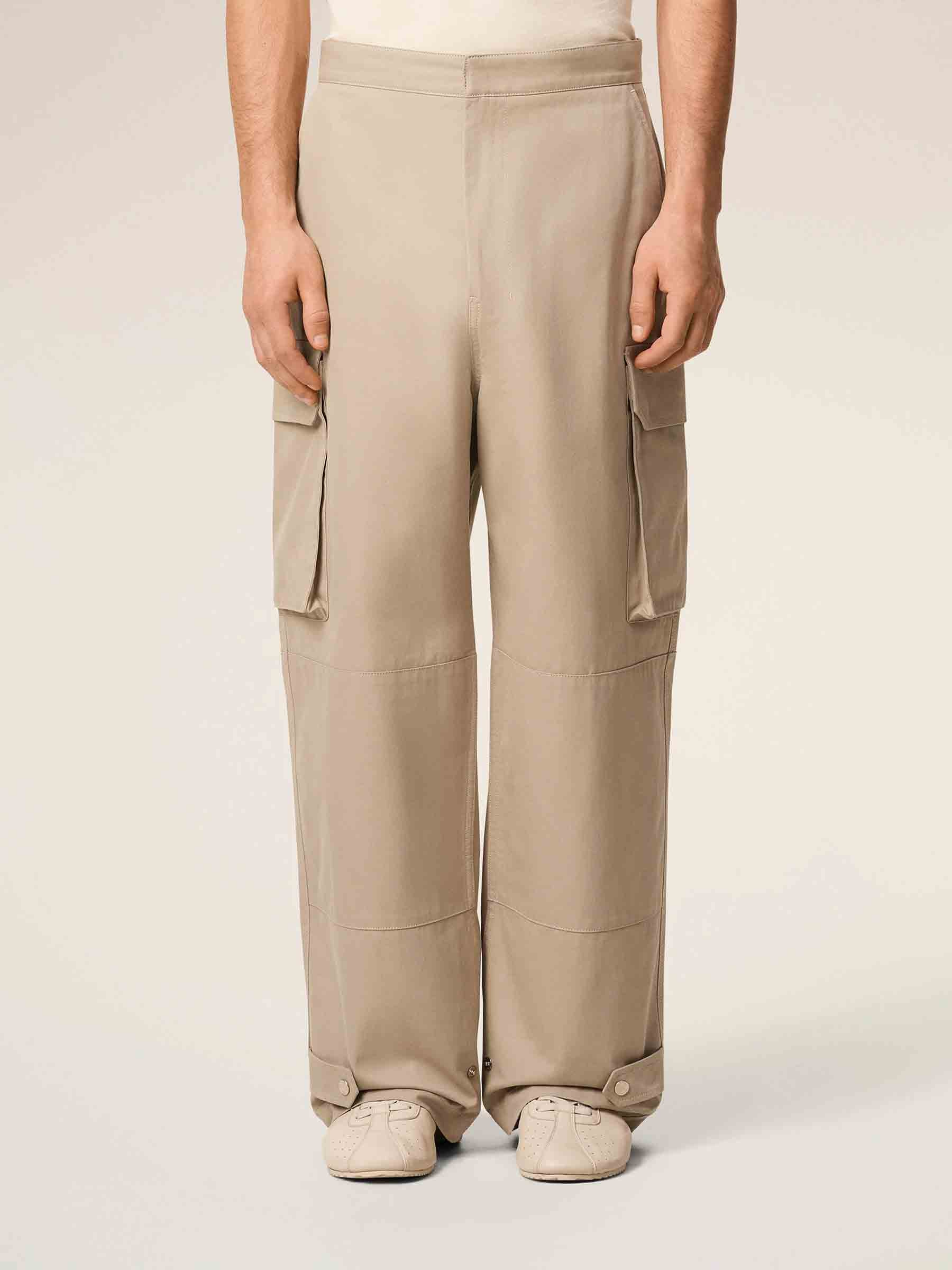 Ami Paris Hombre Barcelona Pantalones Cargo Algodón color Beige sku 521-003413 01 - Foto 4