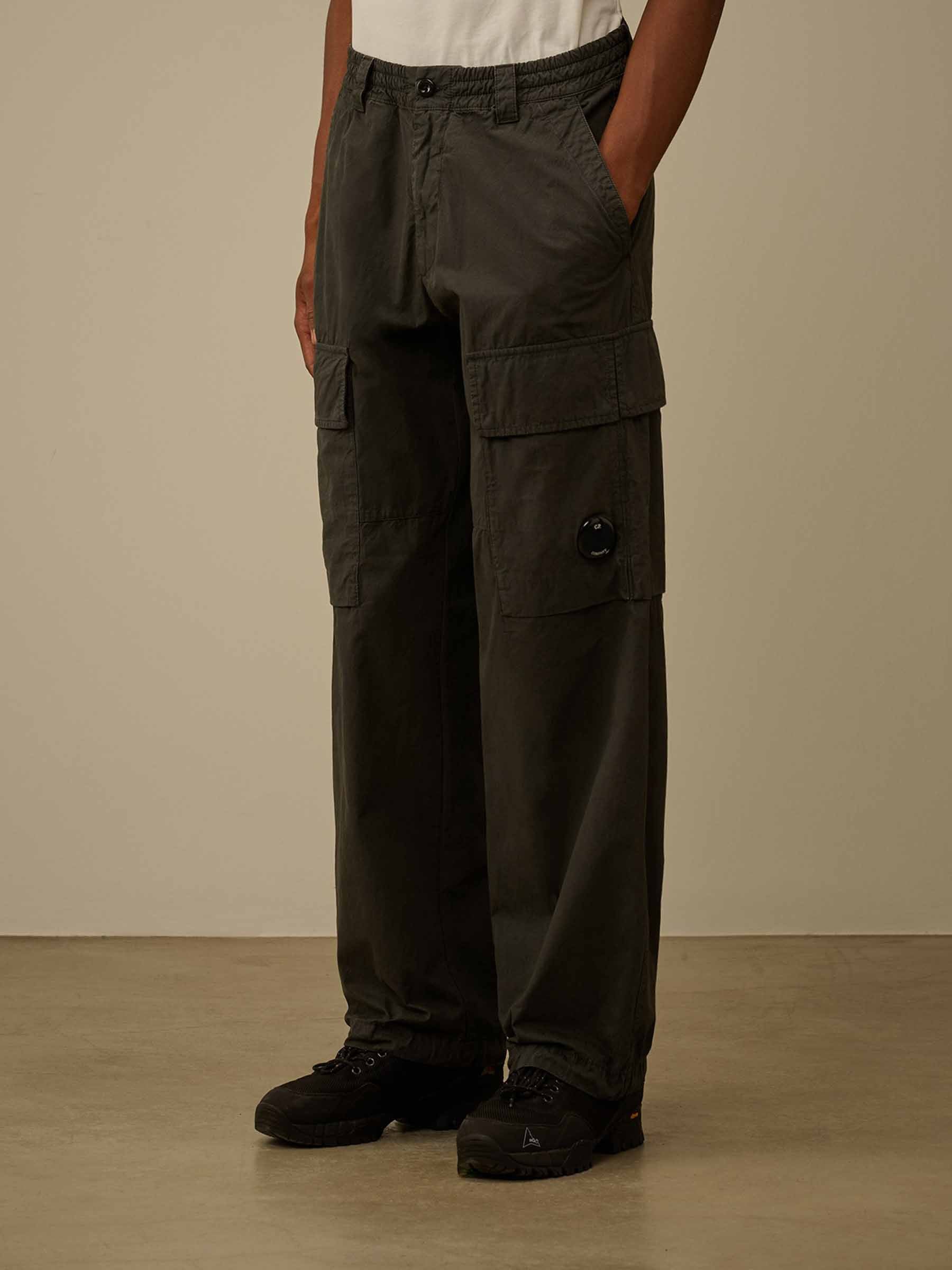 C.P. Company Hombre Barcelona Pantalones Cargo Algodón color Gris Antracita sku 521-003446 01 - Foto 3