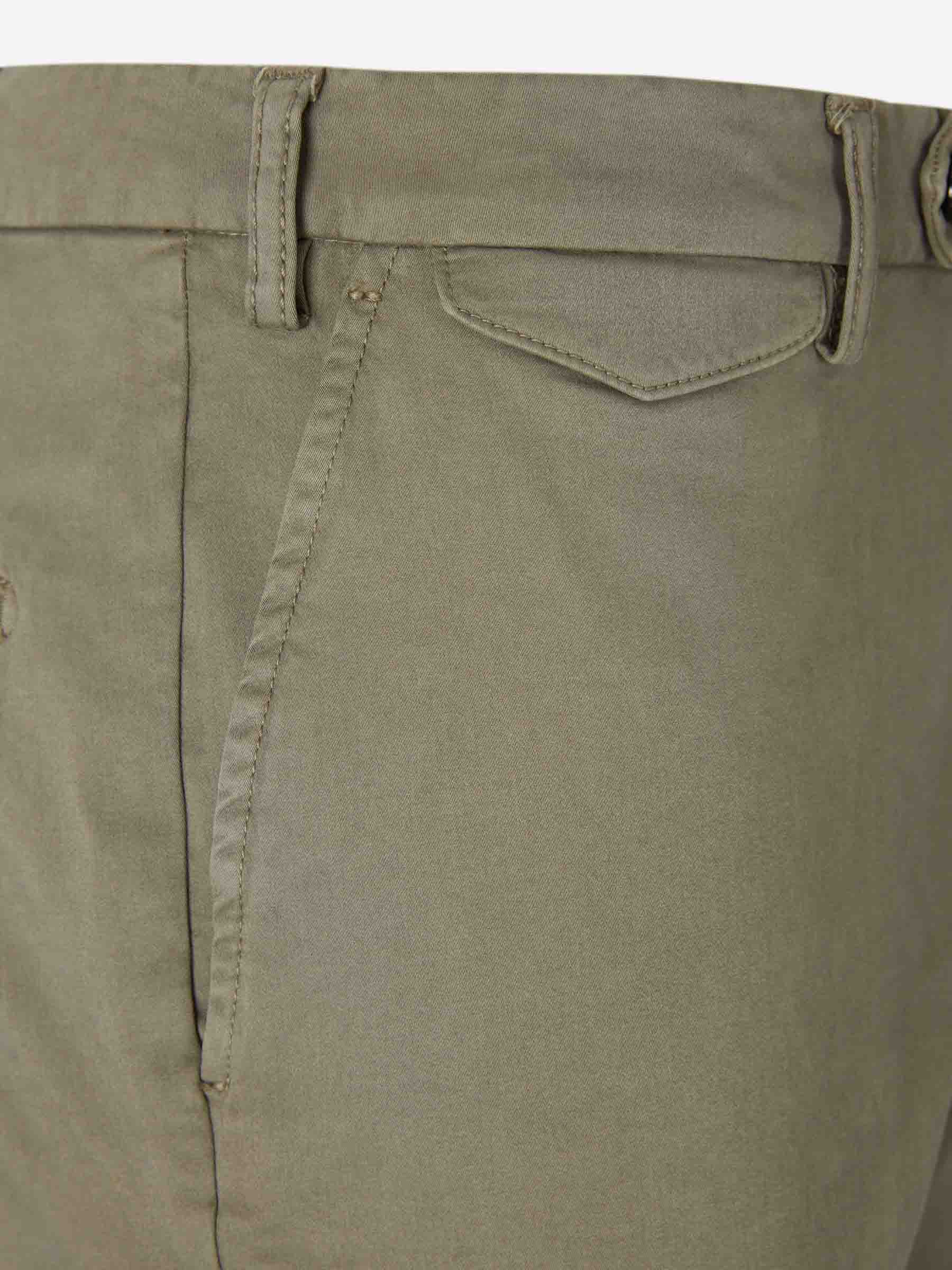 Santa Eulalia Hombre Barcelona Pantalones Chinos Rectos color Verde Militar sku 521-003483 03 - Foto 3
