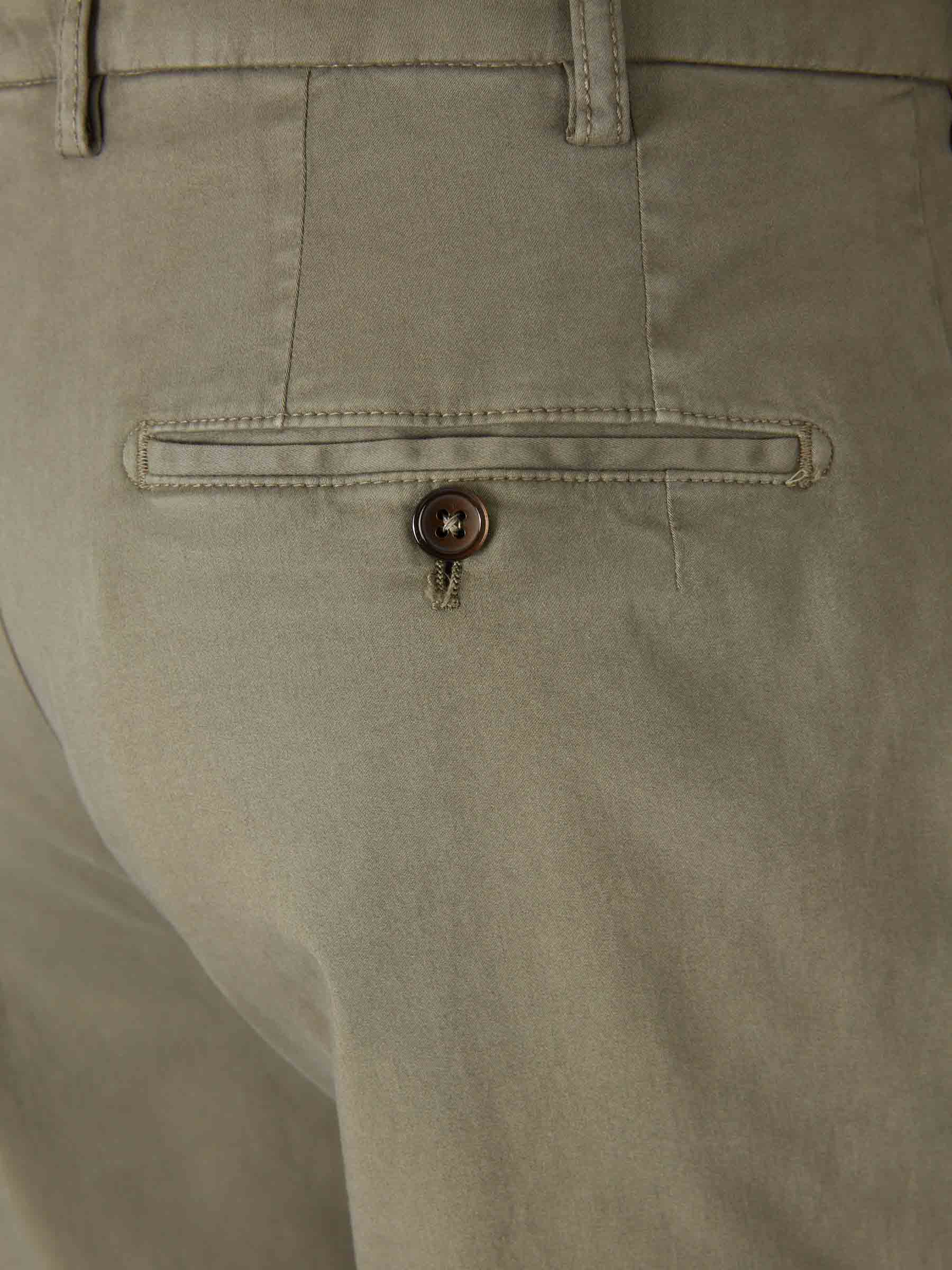 Santa Eulalia Hombre Barcelona Pantalones Chinos Rectos color Verde Militar sku 521-003483 03 - Foto 4