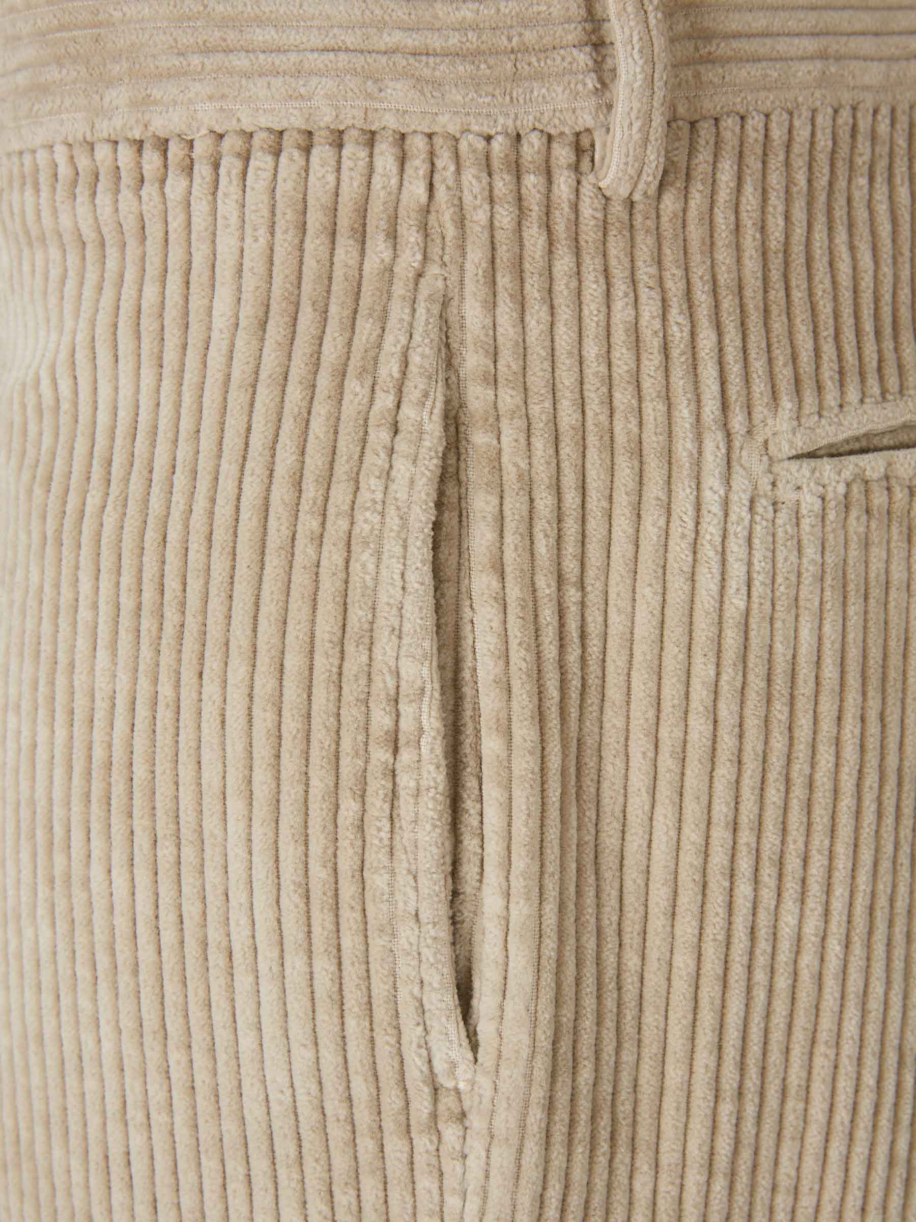 Berwich Hombre Barcelona Pantalones Pana Rectos color Beige sku 521-003489 01 - Foto 3