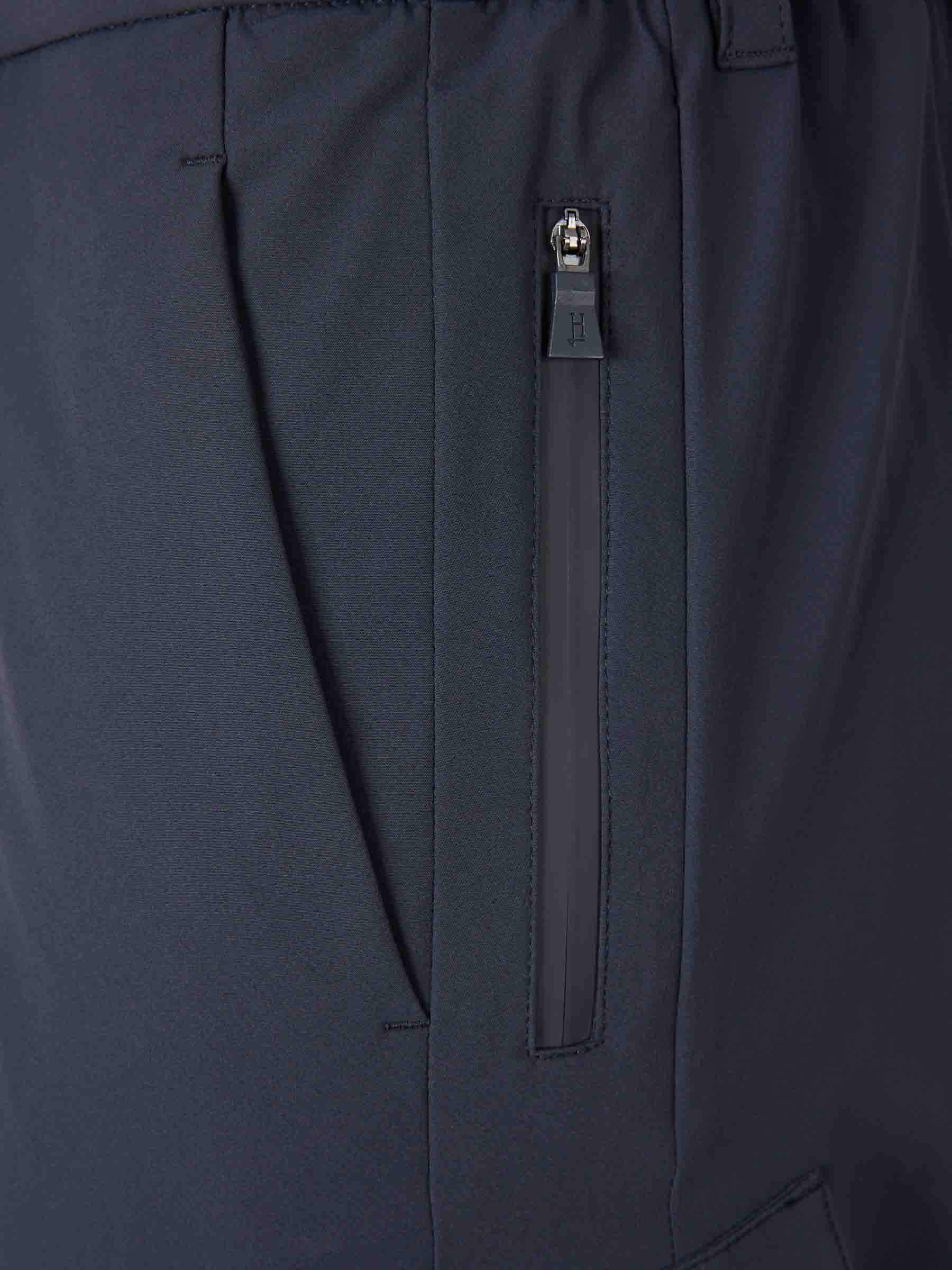 Herno Hombre Barcelona Pantalones Cargo color Azul Noche sku 521-003524 02 - Foto 4