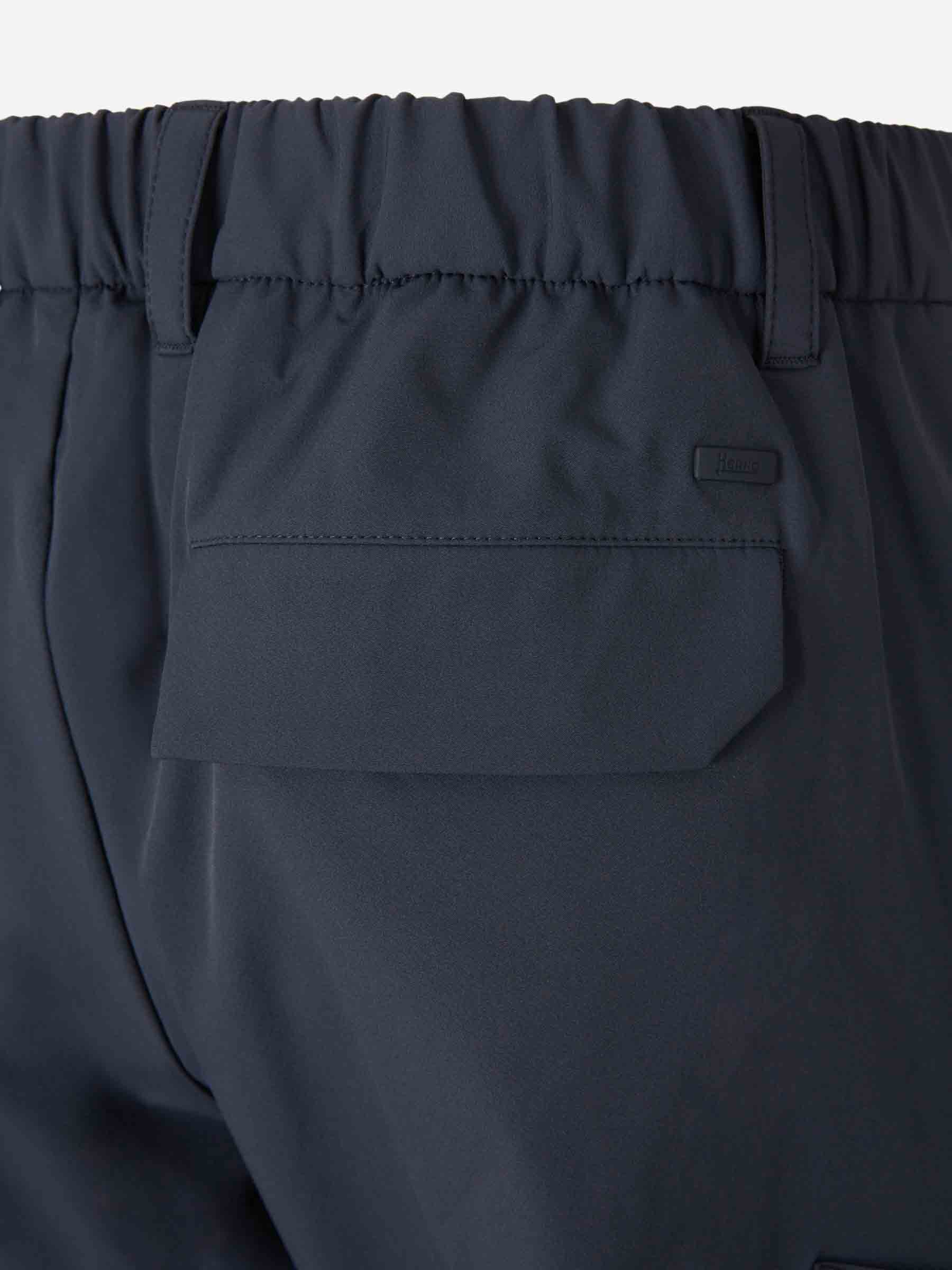 Herno Hombre Barcelona Pantalones Cargo color Azul Noche sku 521-003524 02 - Foto 5