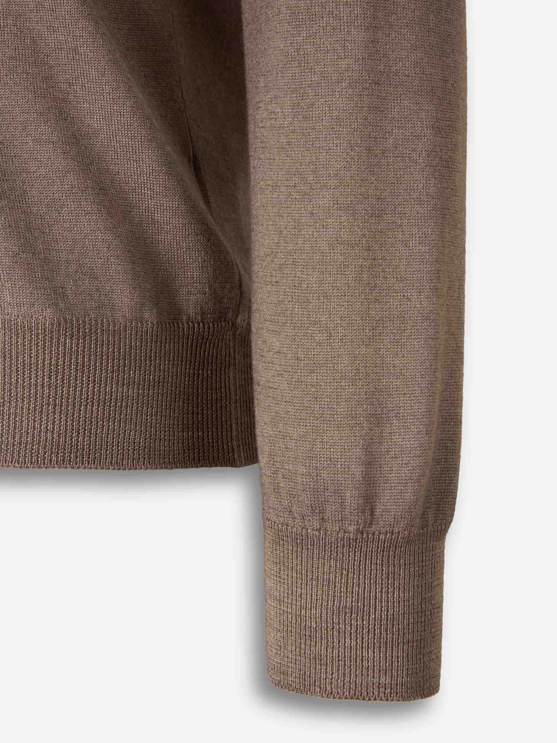 Santa Eulalia Hombre Barcelona Jersey Cuello Pico color Marrón sku 542-002555 01 - Foto 4