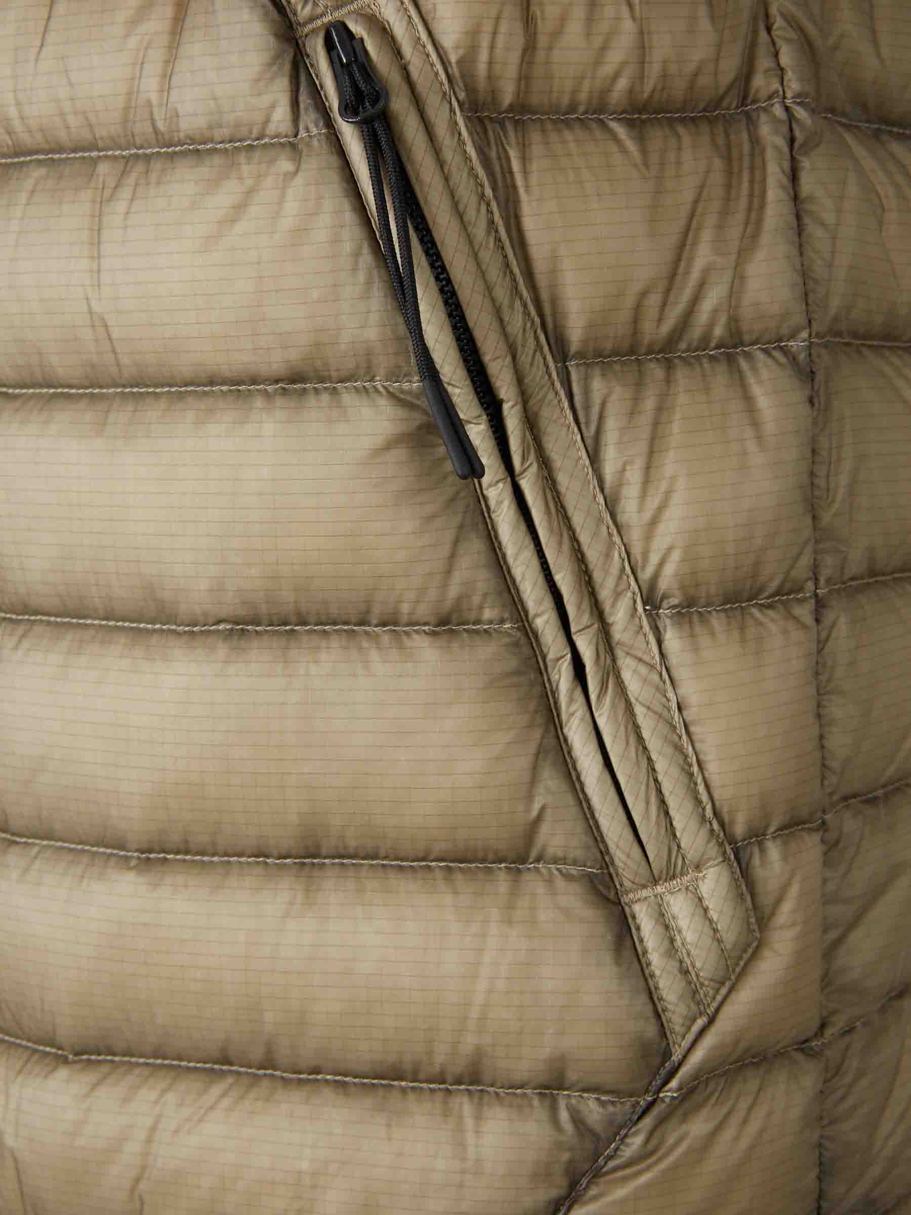C.P. Company Hombre Barcelona Chaleco Acolchado color Verde Militar sku 544-000606 01 - Foto 4