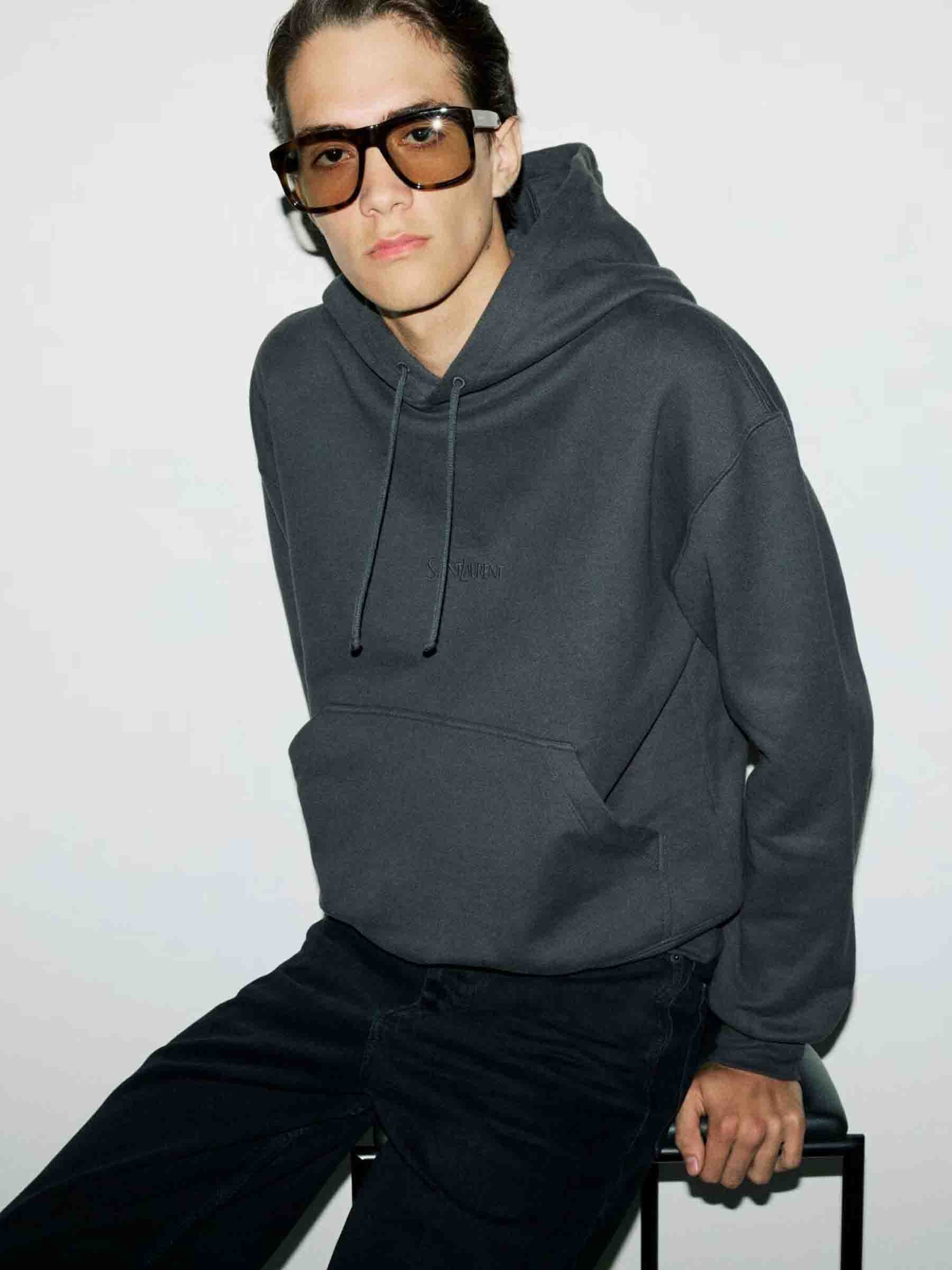 Saint Laurent Hombre Barcelona Sudadera Capucha Logo color Gris Antracita sku 545-001774 01 - Foto 2