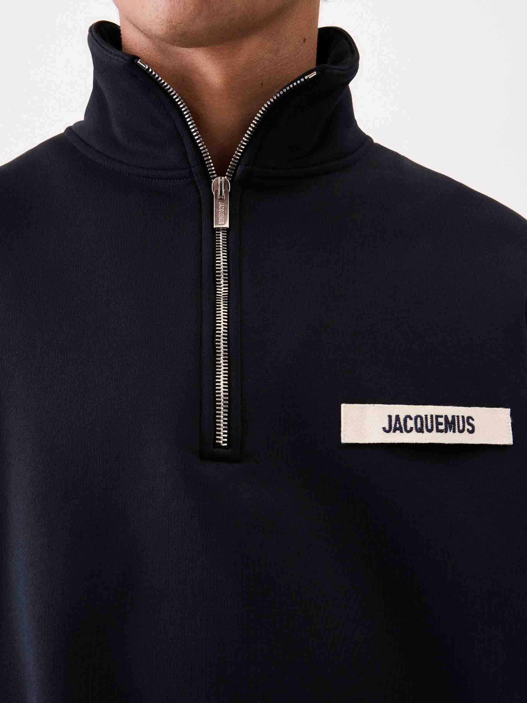 Jacquemus Hombre Barcelona Sudadera Gros Grain color Negro sku 545-001889 02 - Foto 3