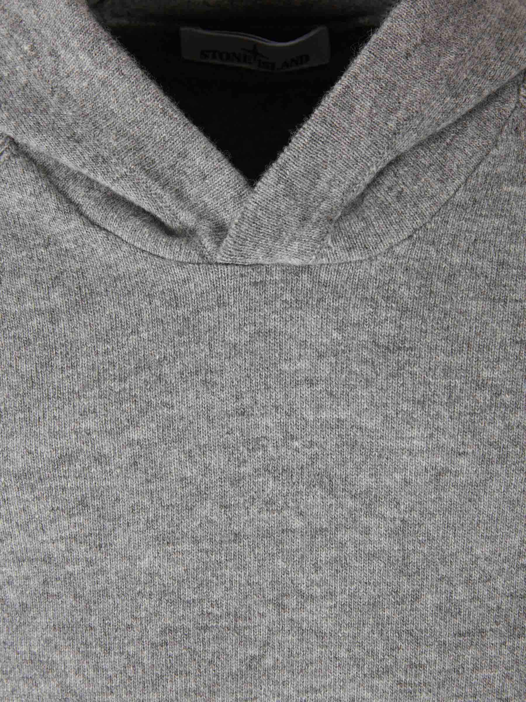 Stone Island Hombre Barcelona Jersey Logo Lana color Gris sku 545-001910 02 - Foto 3