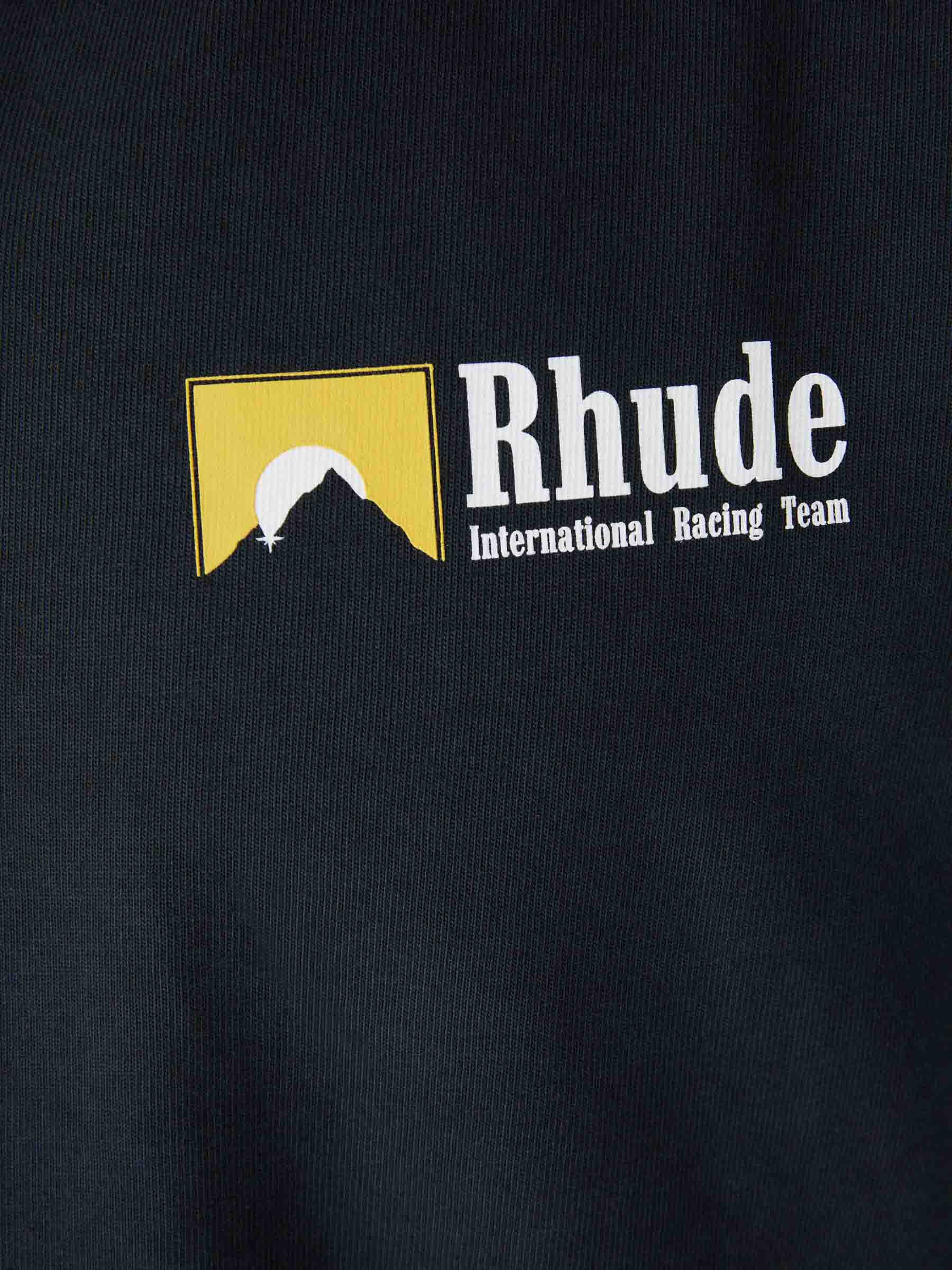 Rhude Hombre Barcelona Camiseta International Racing color Negro sku 553-004331 01 - Foto 3