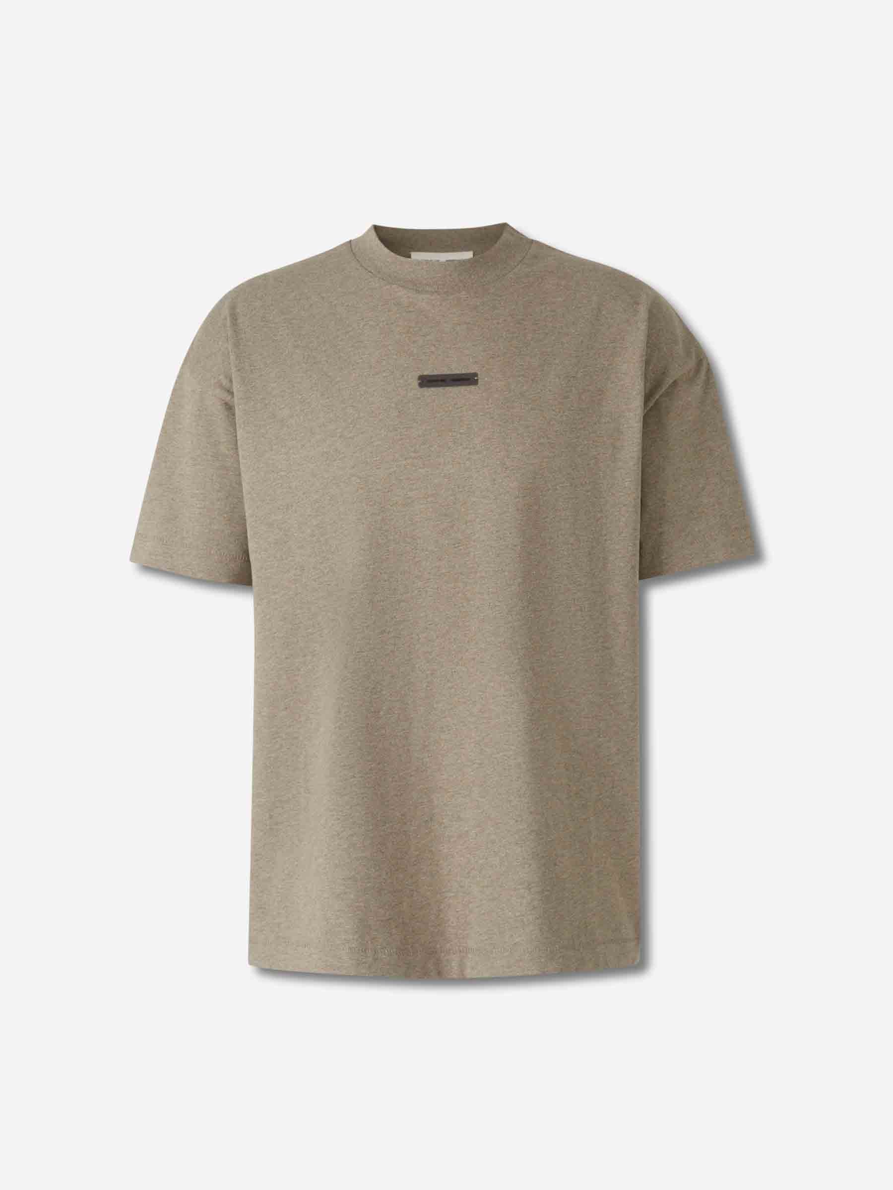 Fear of God Essentials Hombre Barcelona Camiseta Logo Algodón color Taupe sku 553-004409 01 - Foto 1