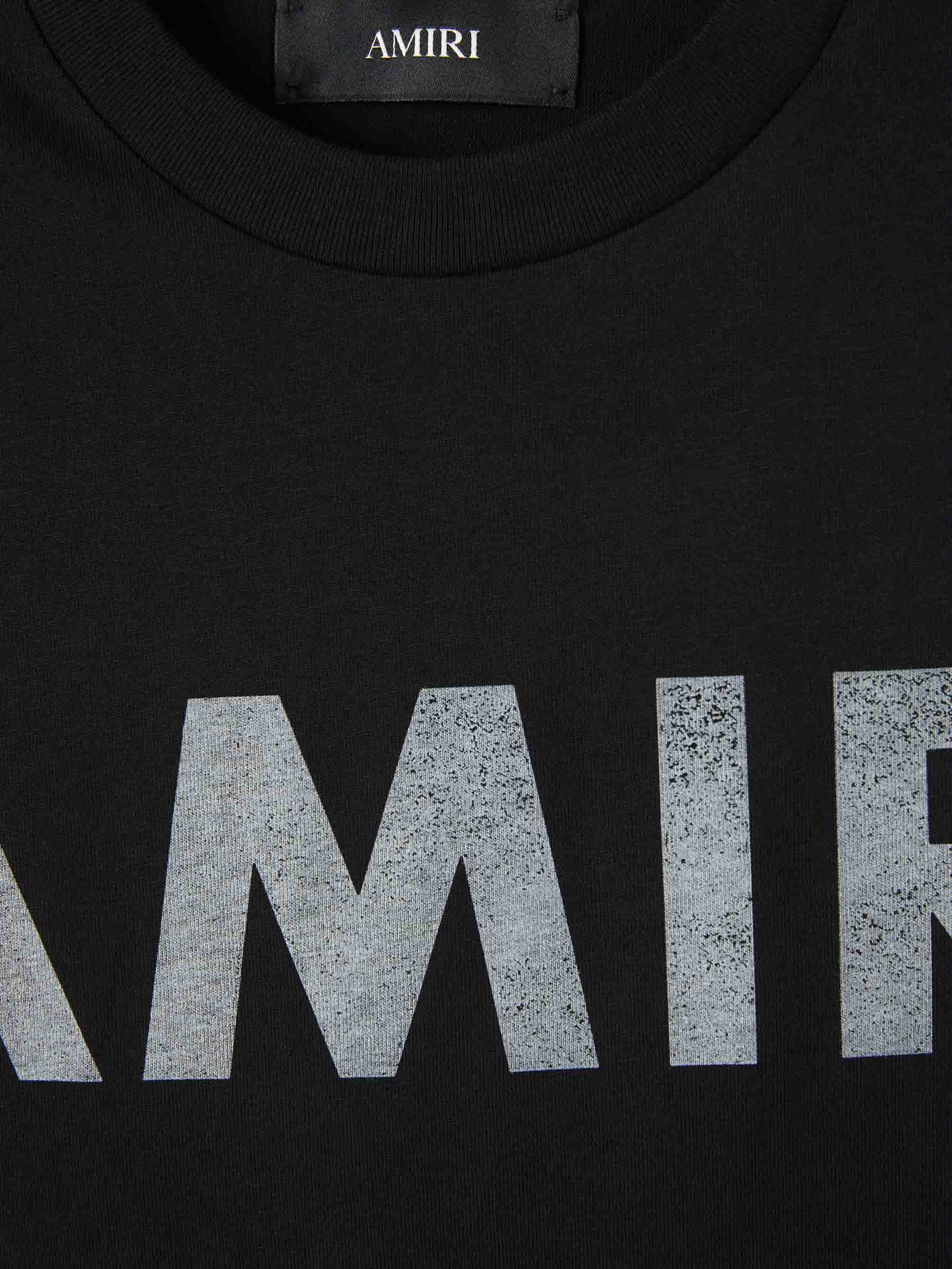 Amiri Hombre Barcelona Camiseta Logotipo color Negro sku 553-004418 01 - Foto 3