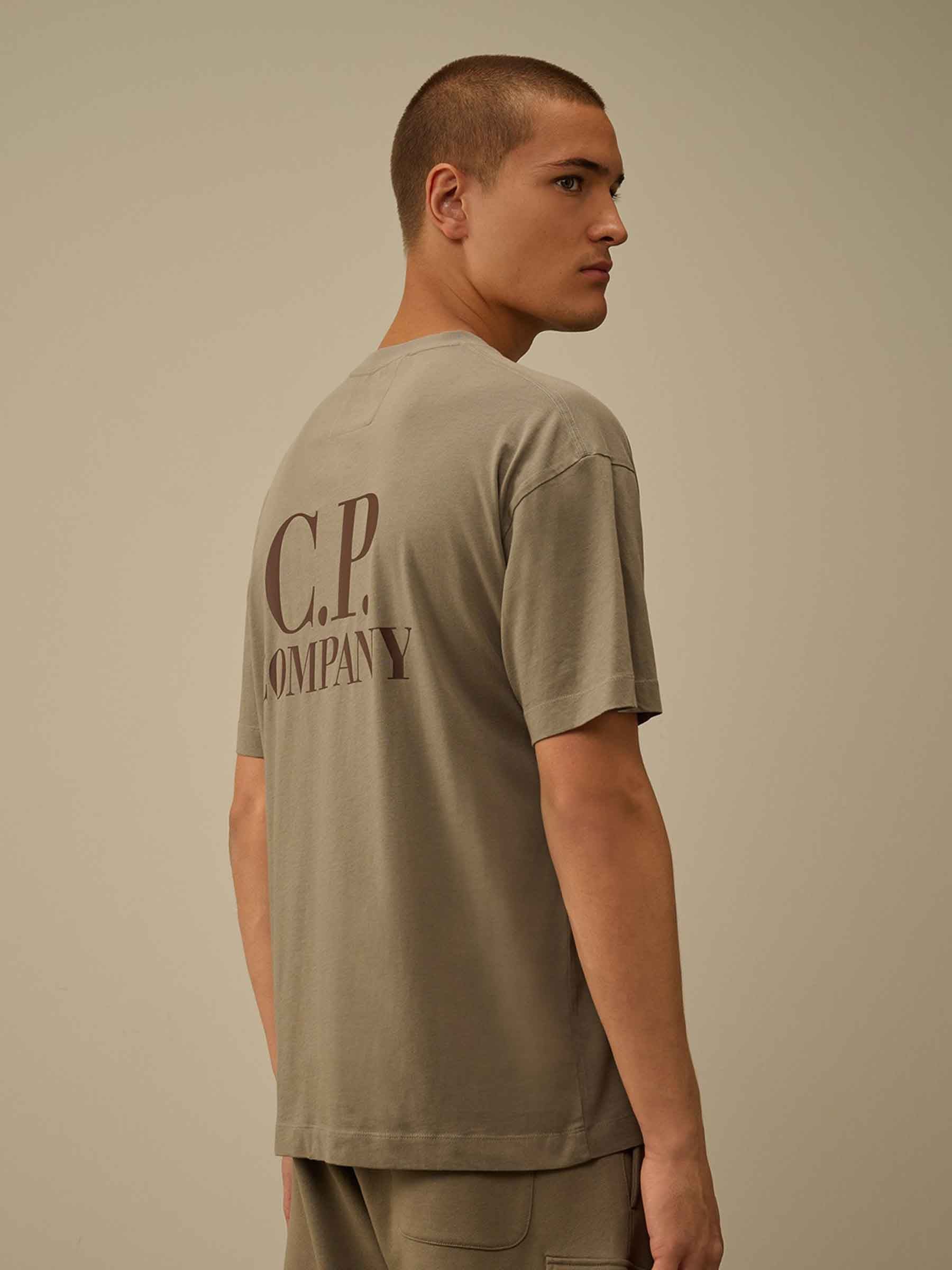 C.P. Company Hombre Barcelona Camiseta Cuello Redondo color Taupe sku 553-004491 02 - Foto 3