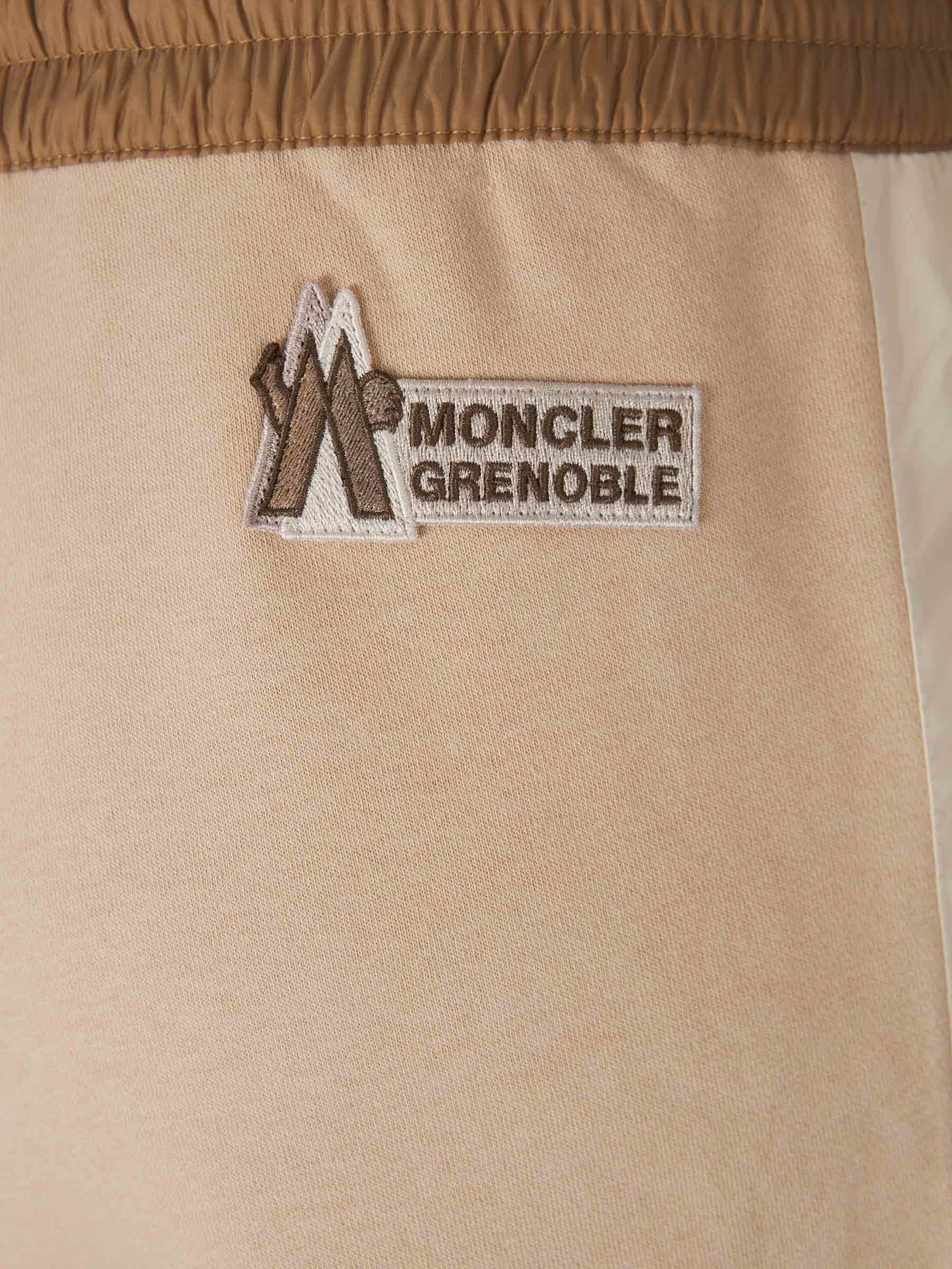 Moncler Grenoble Mujer Barcelona Joggers Técnicos Grenoble color Caramelo sku 761-003582 01 - Foto 6
