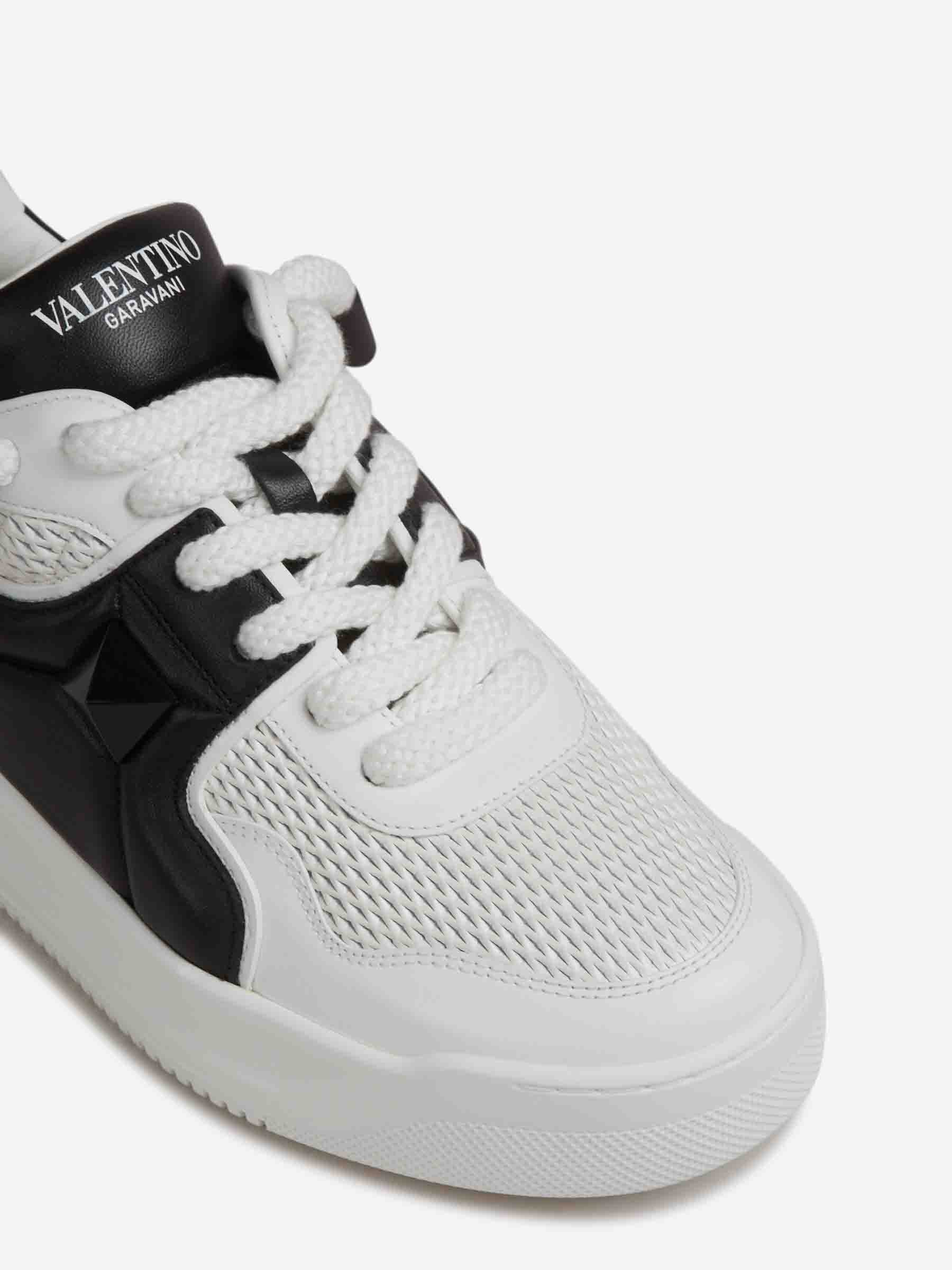 Valentino Garavani Hombre Barcelona Sneakers Stud color Blanco y Negro sku 616-003148 01 - Foto 5