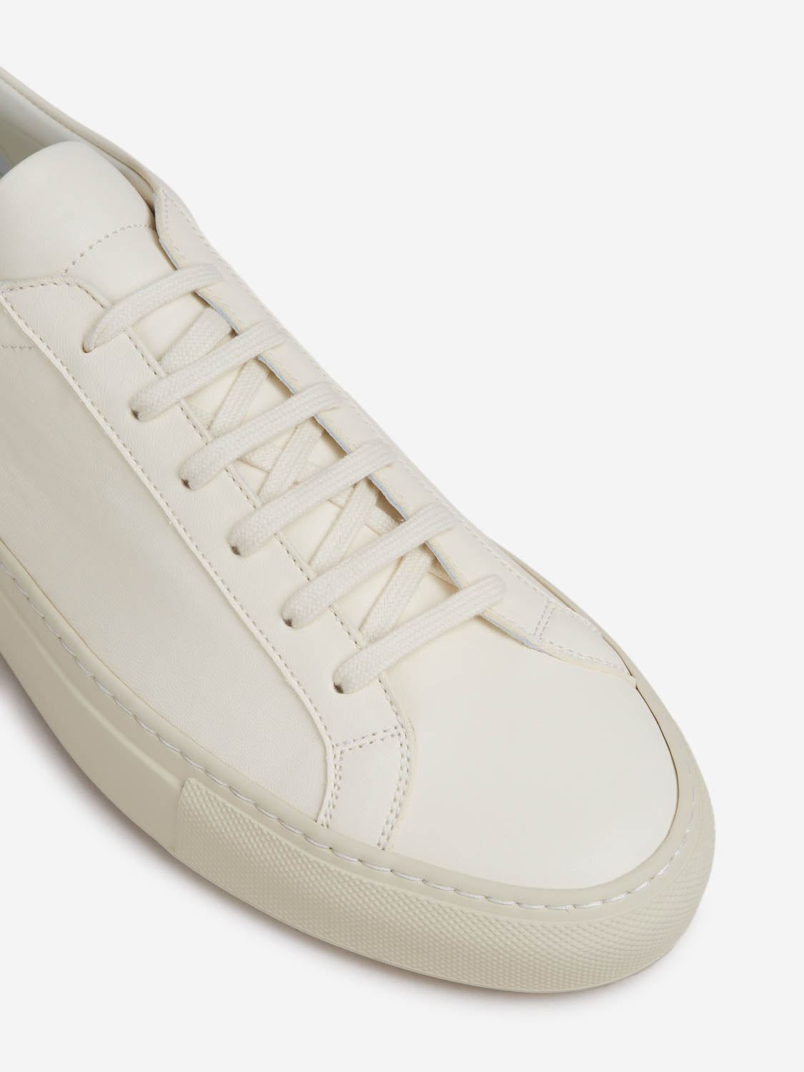 Common Projects Hombre Barcelona Sneakers Achilles color Blanco sku 616-003159 01 - Foto 4