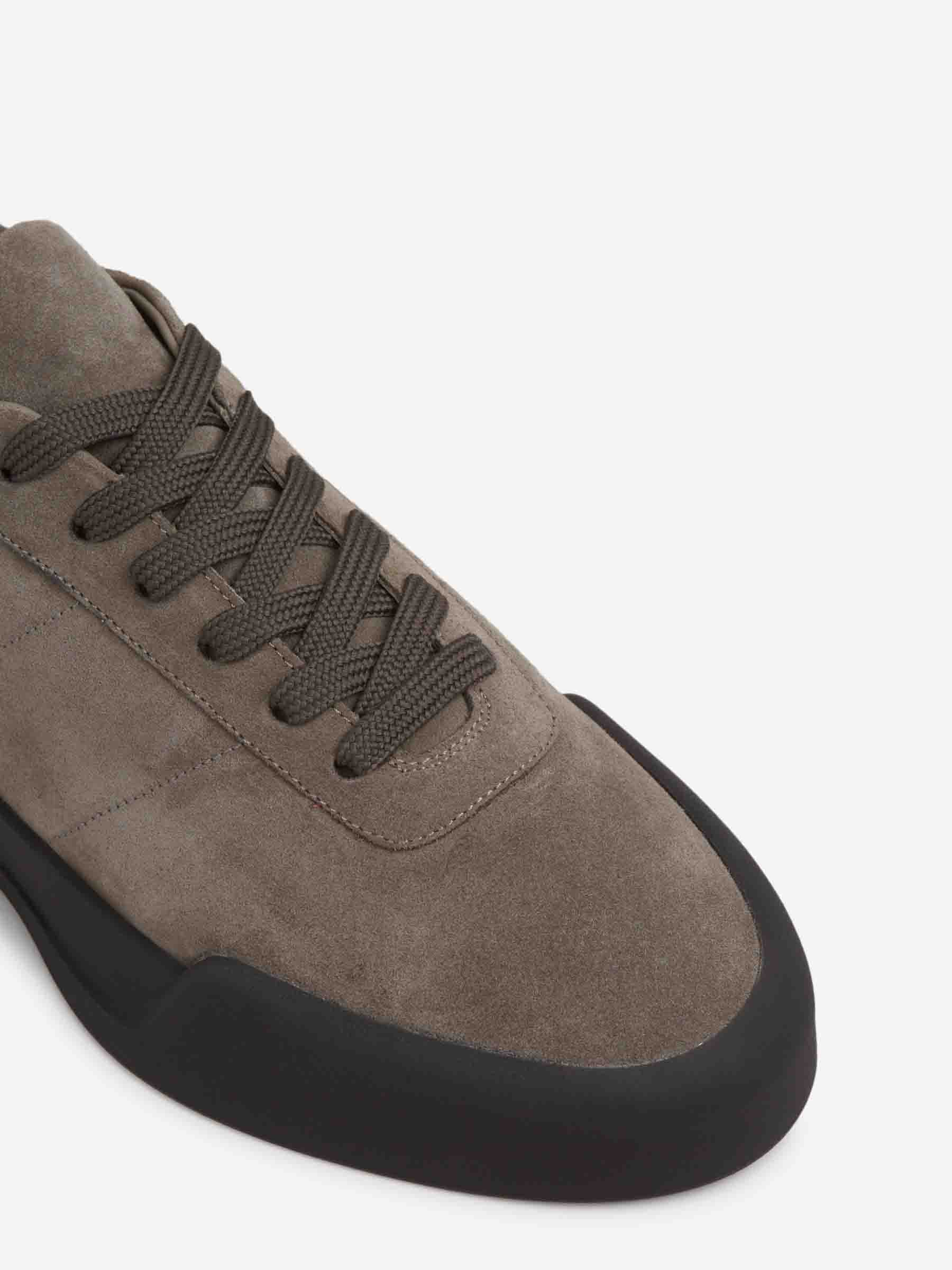 Fear of God Hombre Barcelona Sneakers Vintage Runner color Verde Militar sku 616-003294 01 - Foto 5