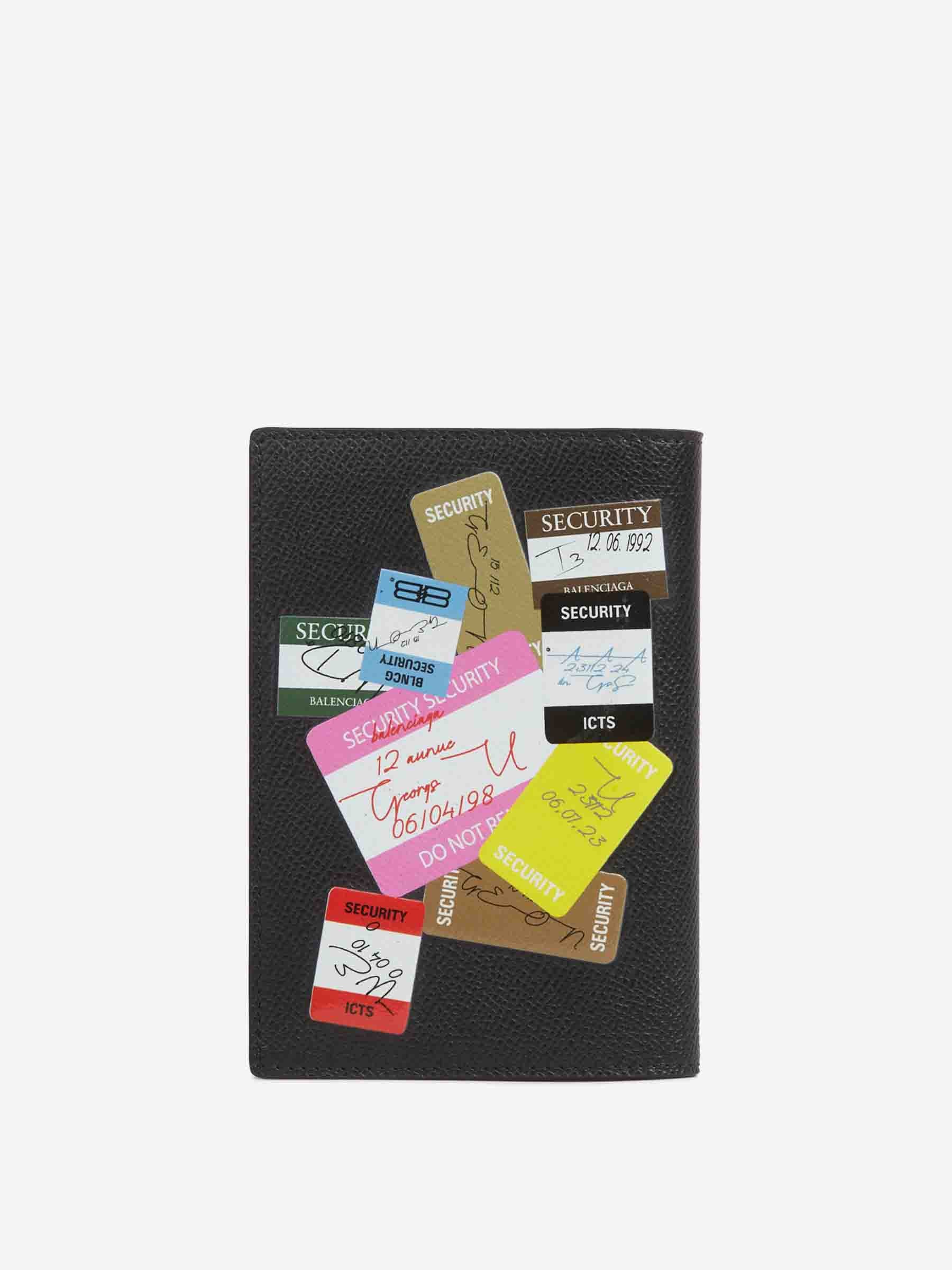 Balenciaga Hombre Barcelona Funda Passport color Negro sku 691-001543 01 - Foto 3