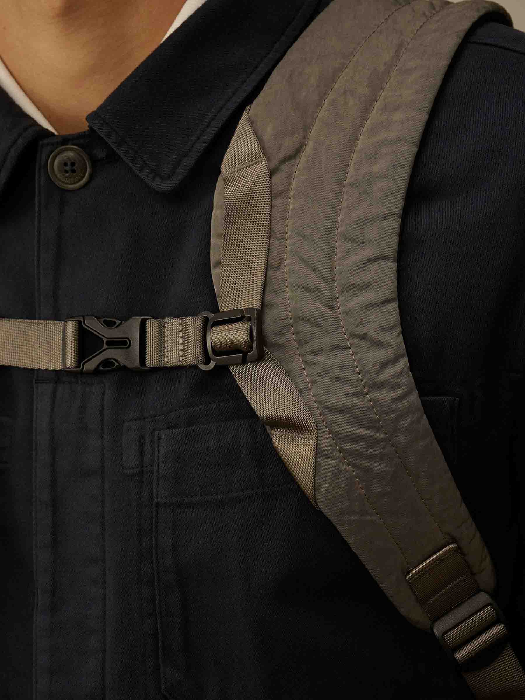 C.P. Company Hombre Barcelona Mochila B Lens color Gris Oscuro sku 693-000085 01 - Foto 4