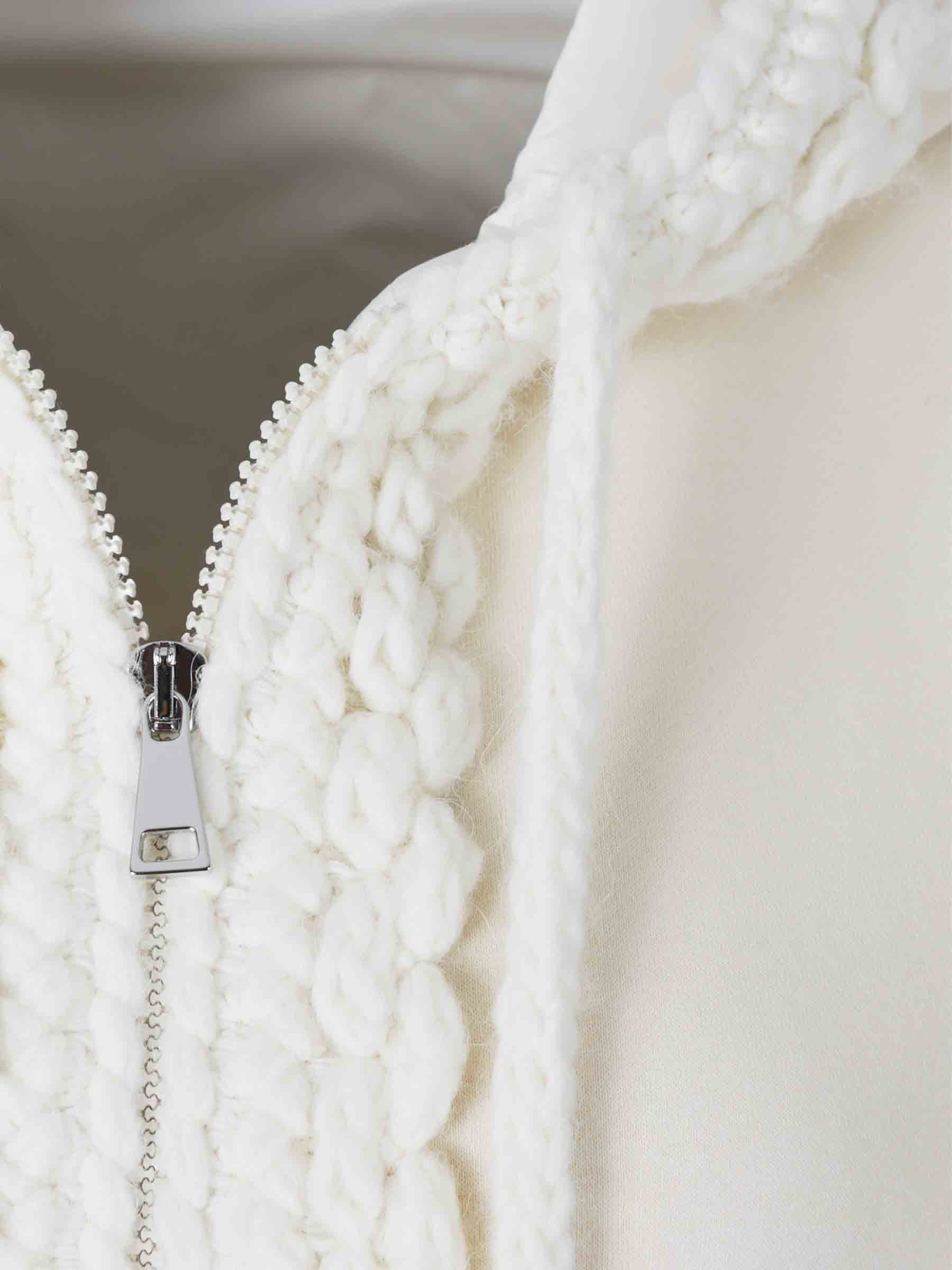 Moncler Mujer Barcelona Sudadera Capucha Cremallera color Crema sku 713-000385 01 - Foto 3