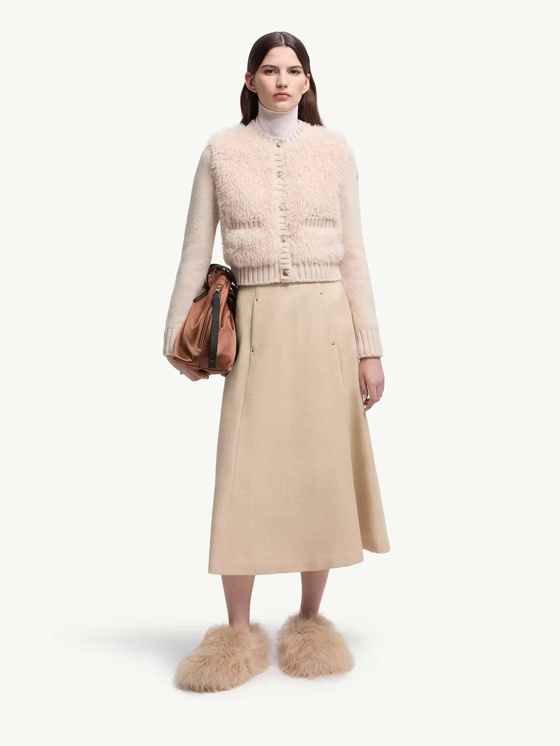 Moncler Mujer Barcelona Cárdigan Lana Plush color Crema sku 741-002275 01 - Foto 2