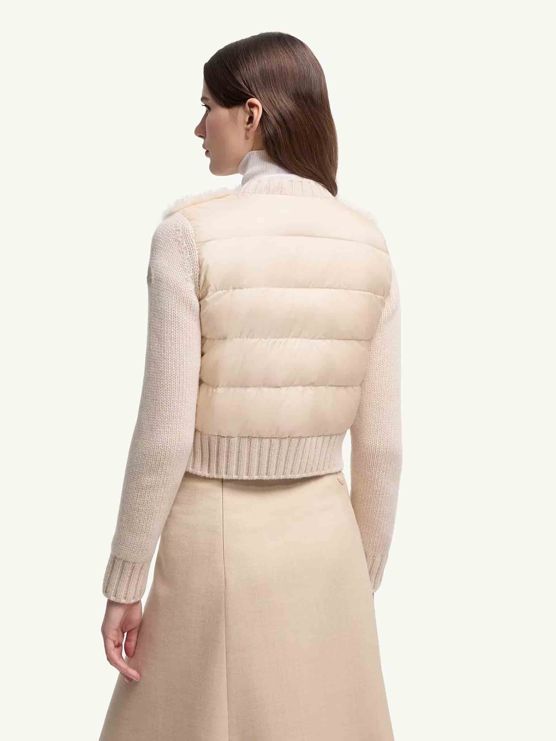 Moncler Mujer Barcelona Cárdigan Lana Plush color Crema sku 741-002275 01 - Foto 3