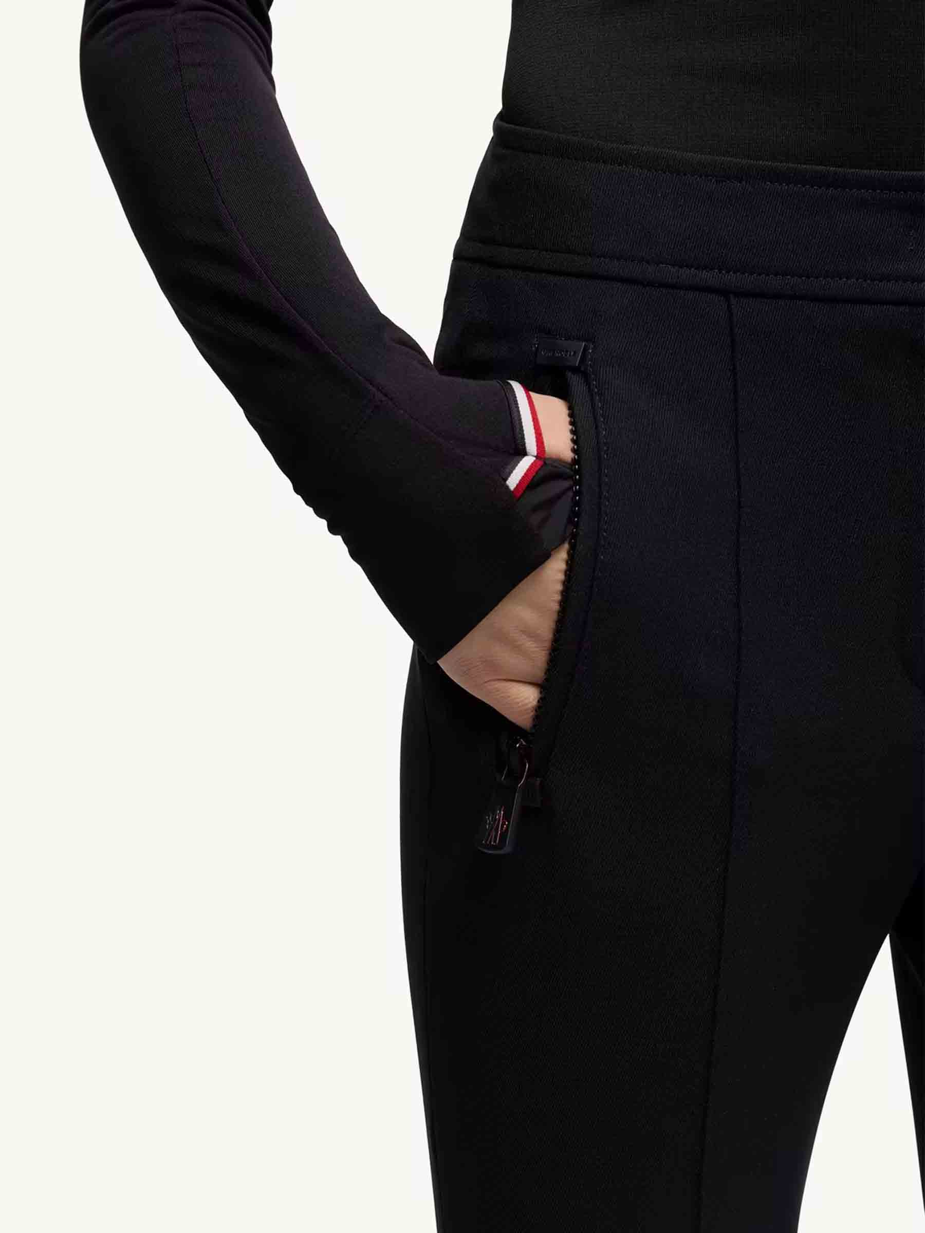 Moncler Grenoble Mujer Barcelona Pantalones Técnicos Slim color Negro sku 761-003896 02 - Foto 4