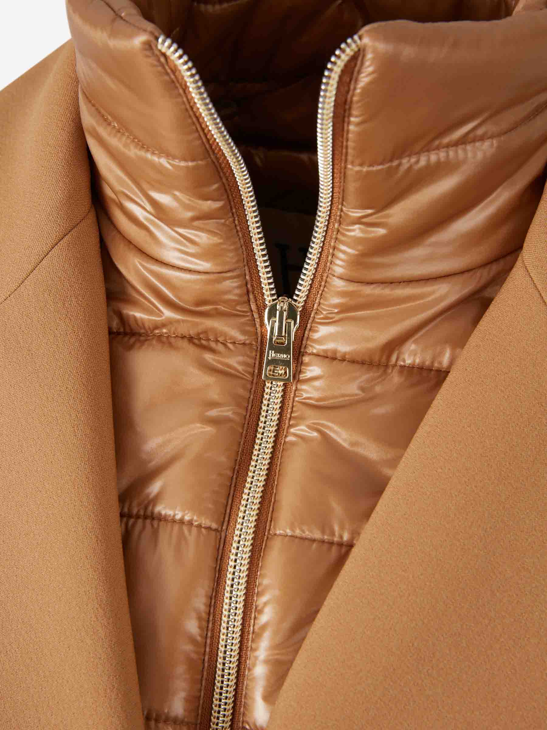 Herno Mujer Barcelona Abrigo Sarga Lana color Camel sku 774-000581 01 - Foto 3