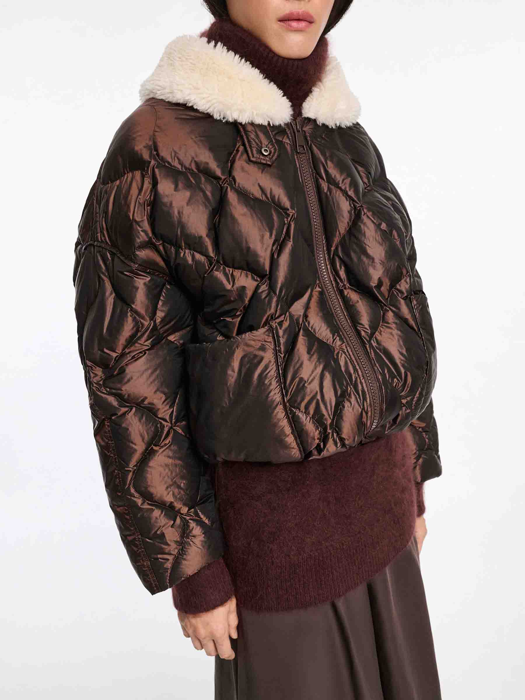 Dorothee Schumacher Mujer Barcelona Plumífero Corto Cozy Coolness color Marrón sku 774-000582 01 - Foto 3