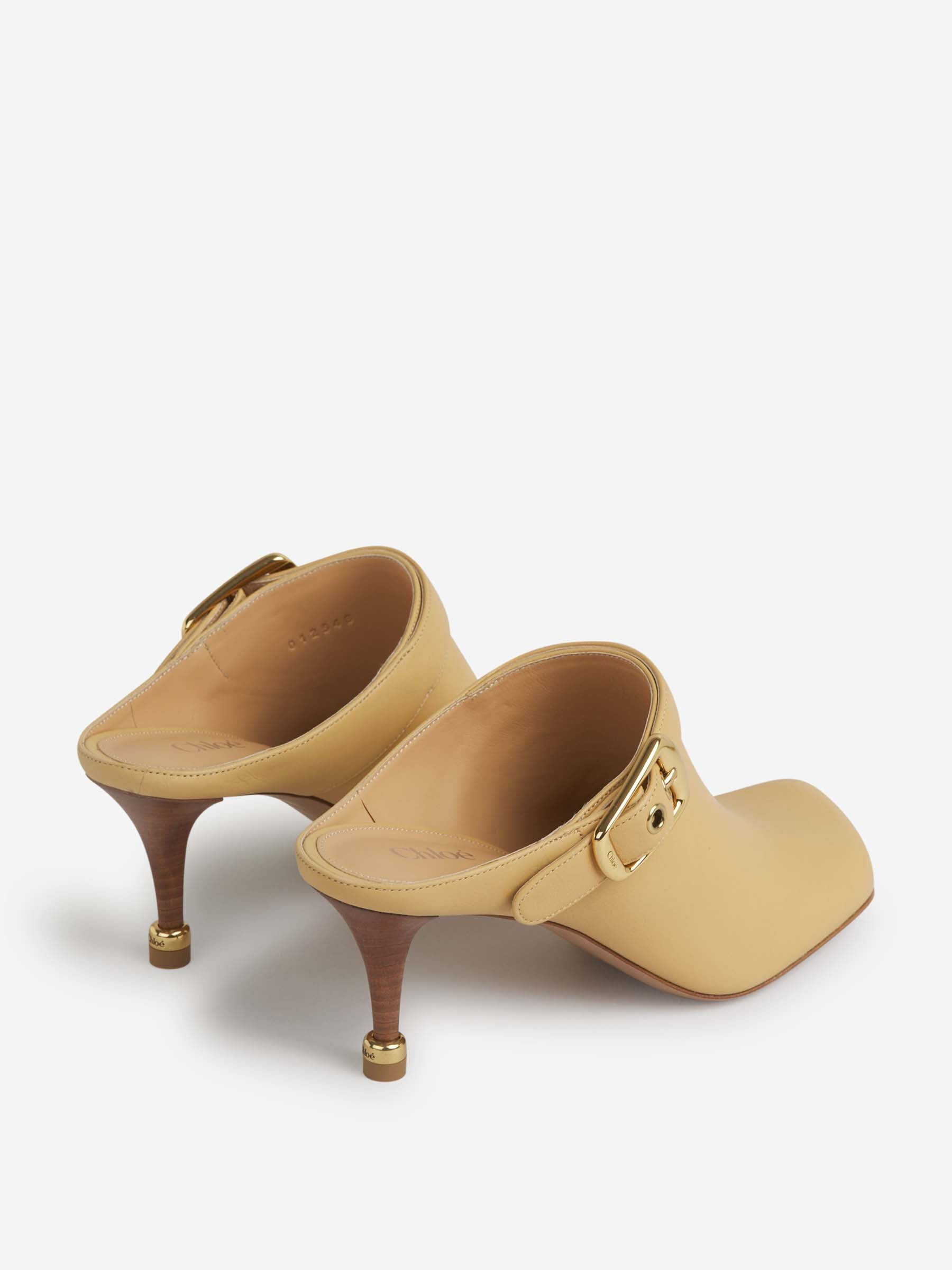 Chloé Mujer Barcelona Mules Andrea Hebilla color Beige sku 800-005449 01 - Foto 3