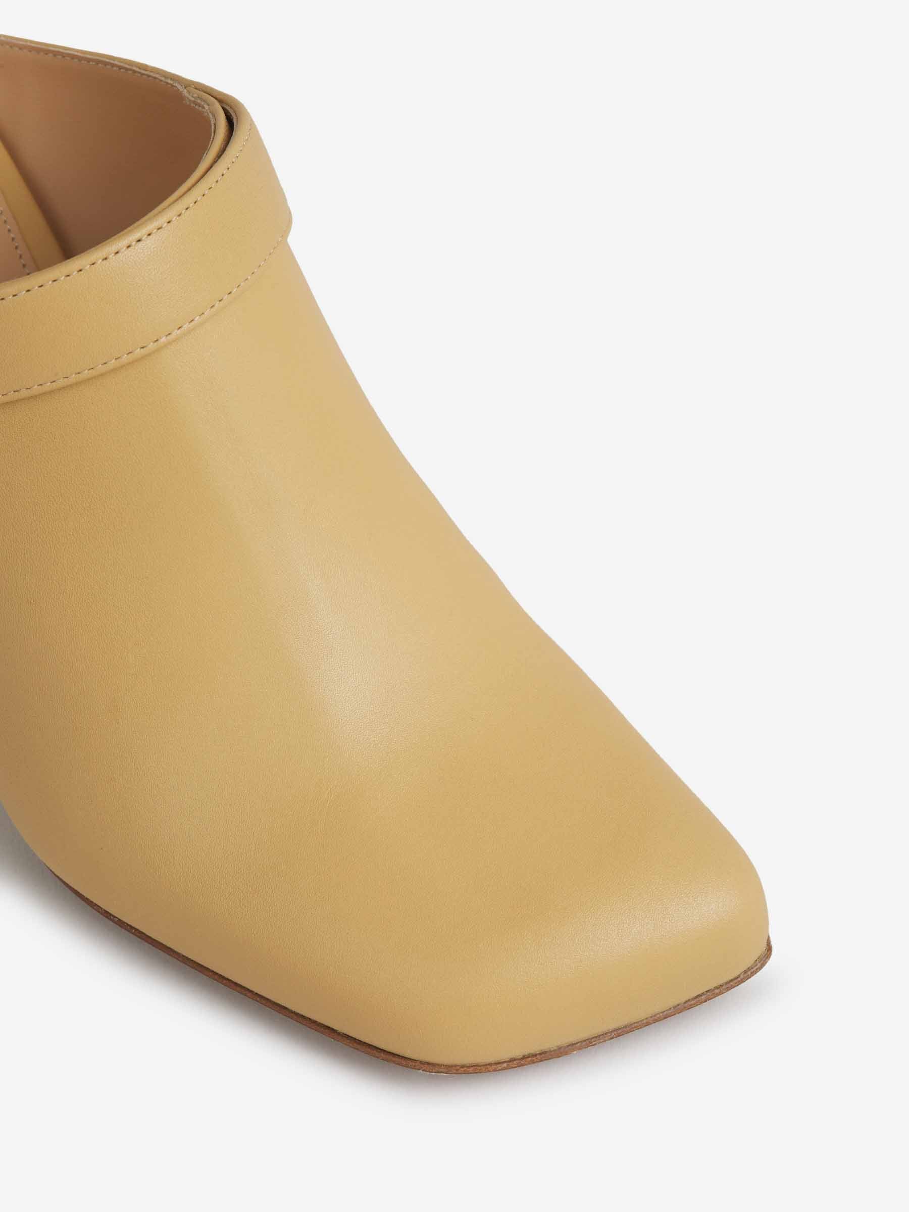 Chloé Mujer Barcelona Mules Andrea Hebilla color Beige sku 800-005449 01 - Foto 7