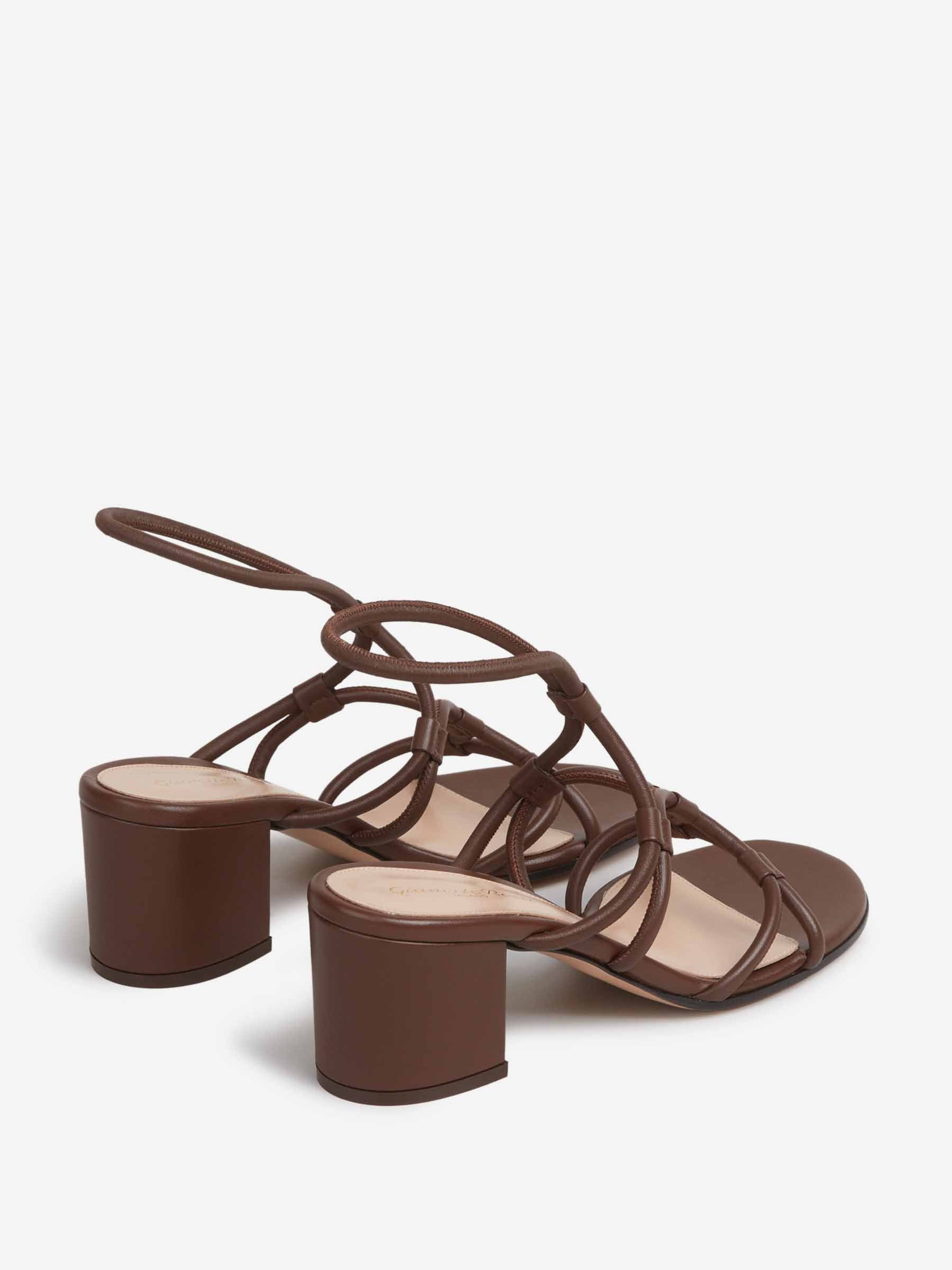 Gianvito Rossi Mujer Barcelona Sandalia Tacón Bajo color Marrón sku 801-000017 01 - Foto 3