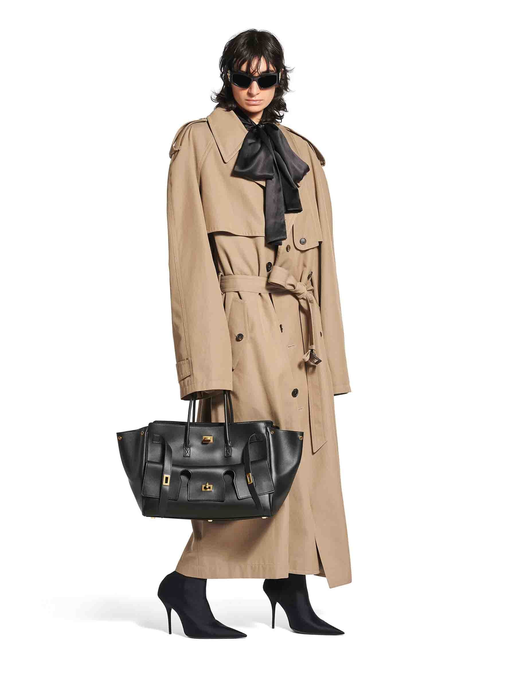 Balenciaga Mujer Barcelona Bolso Hombro Carry All Bel Air color Negro sku 810-007934 01 - Foto 2