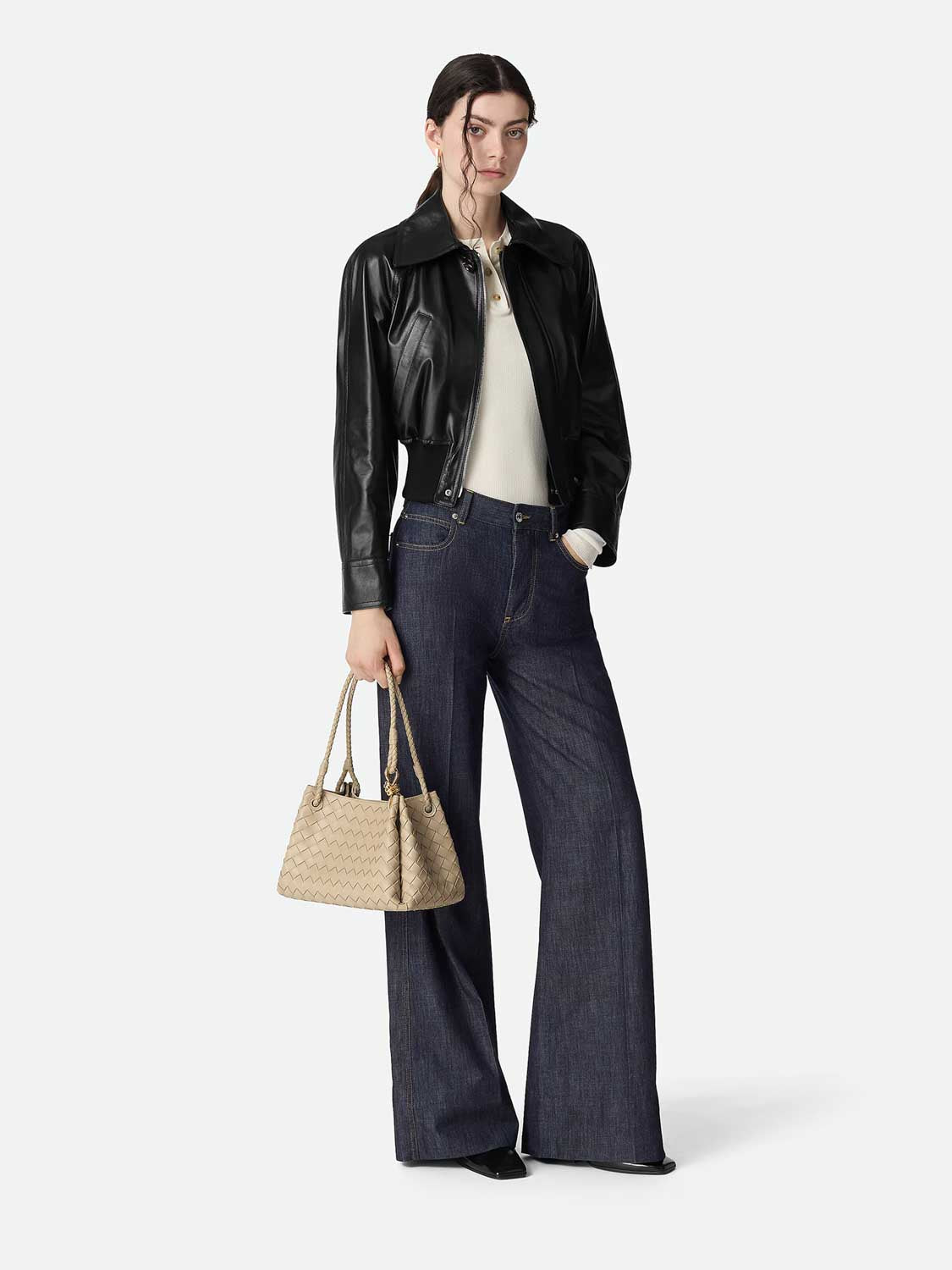 Bottega Veneta Mujer Barcelona Bolso Intrecciato Parachute color Marfil sku 810-008260 02 - Foto 2