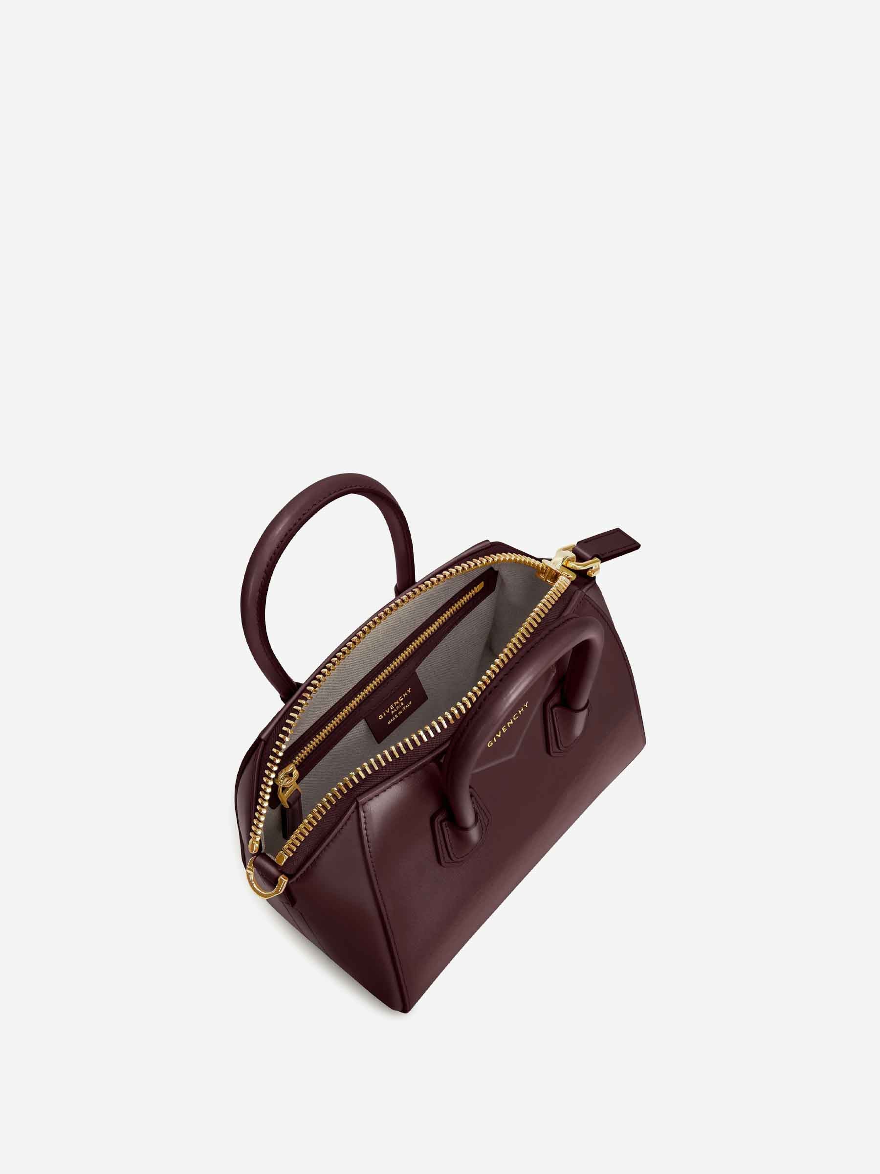 Givenchy Mujer Barcelona Bolso Antigona Mini color Burdeos sku 810-008329 01 - Foto 4