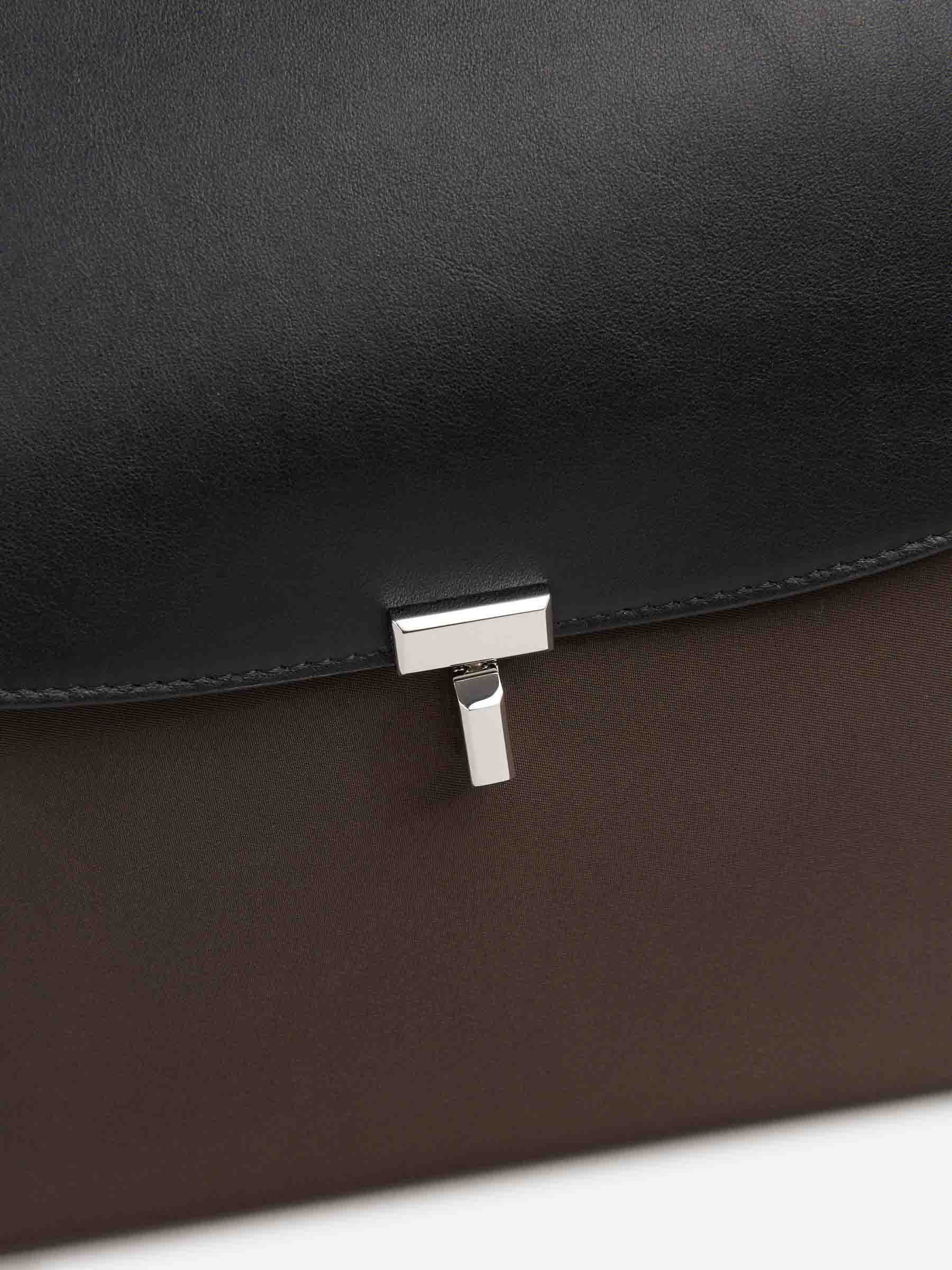 TOTEME Mujer Barcelona Bolso Cuero T-Lock color Marrón Oscuro sku 814-000030 01 - Foto 5