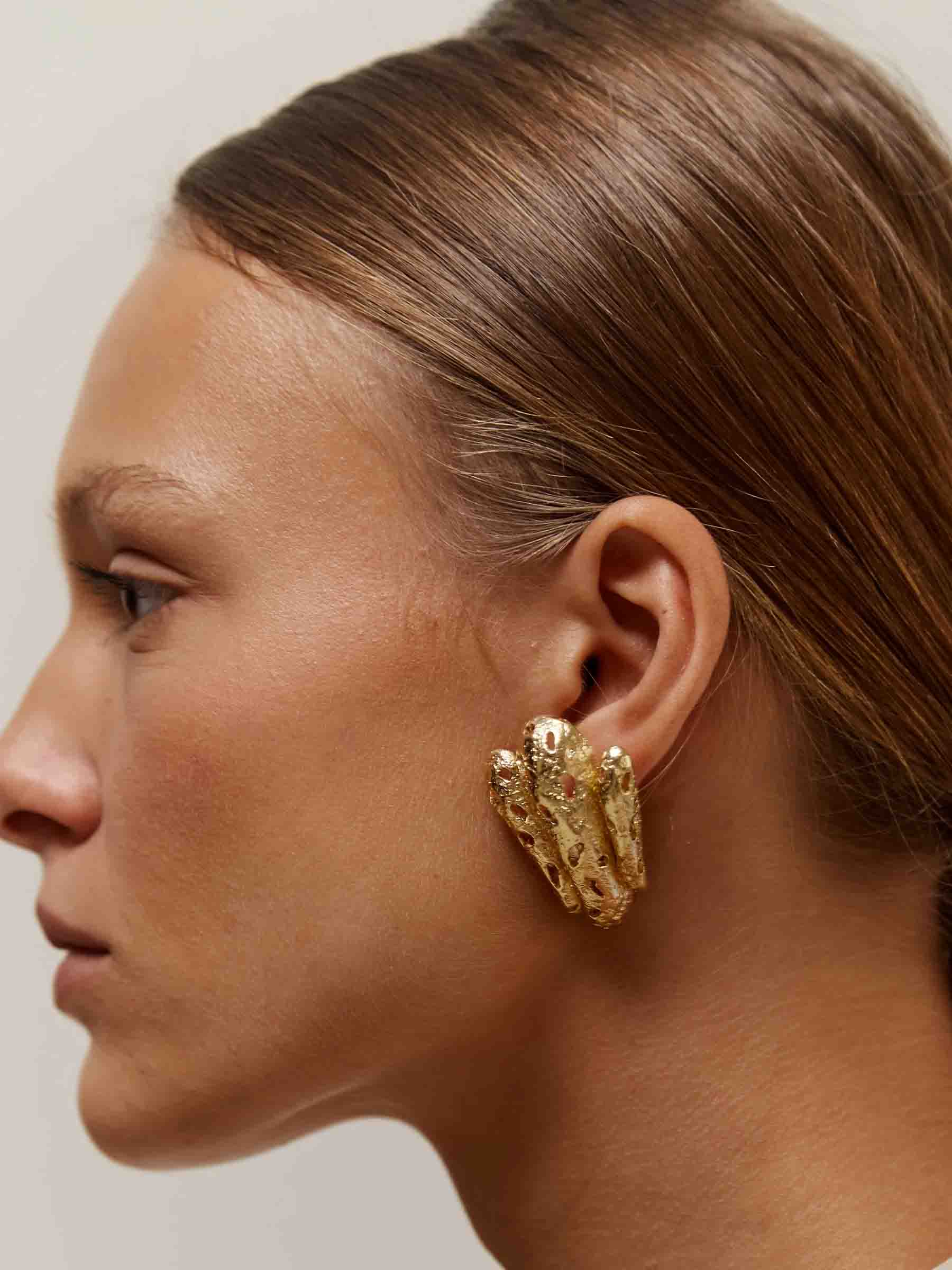 Paola Sighinolfi Mujer Barcelona Pendientes Lis color Dorado sku 850-001665 01 - Foto 3