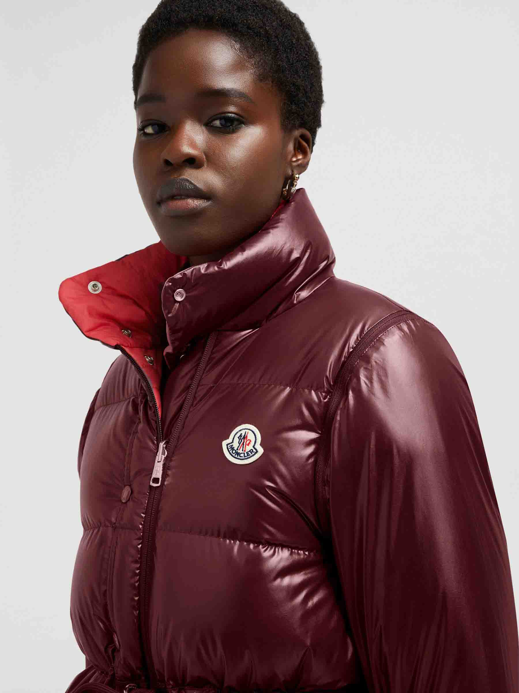 Moncler Verone Mujer Barcelona Chaqueta Acolchada Reversible color Coral sku 774-000506 03 - Foto 9
