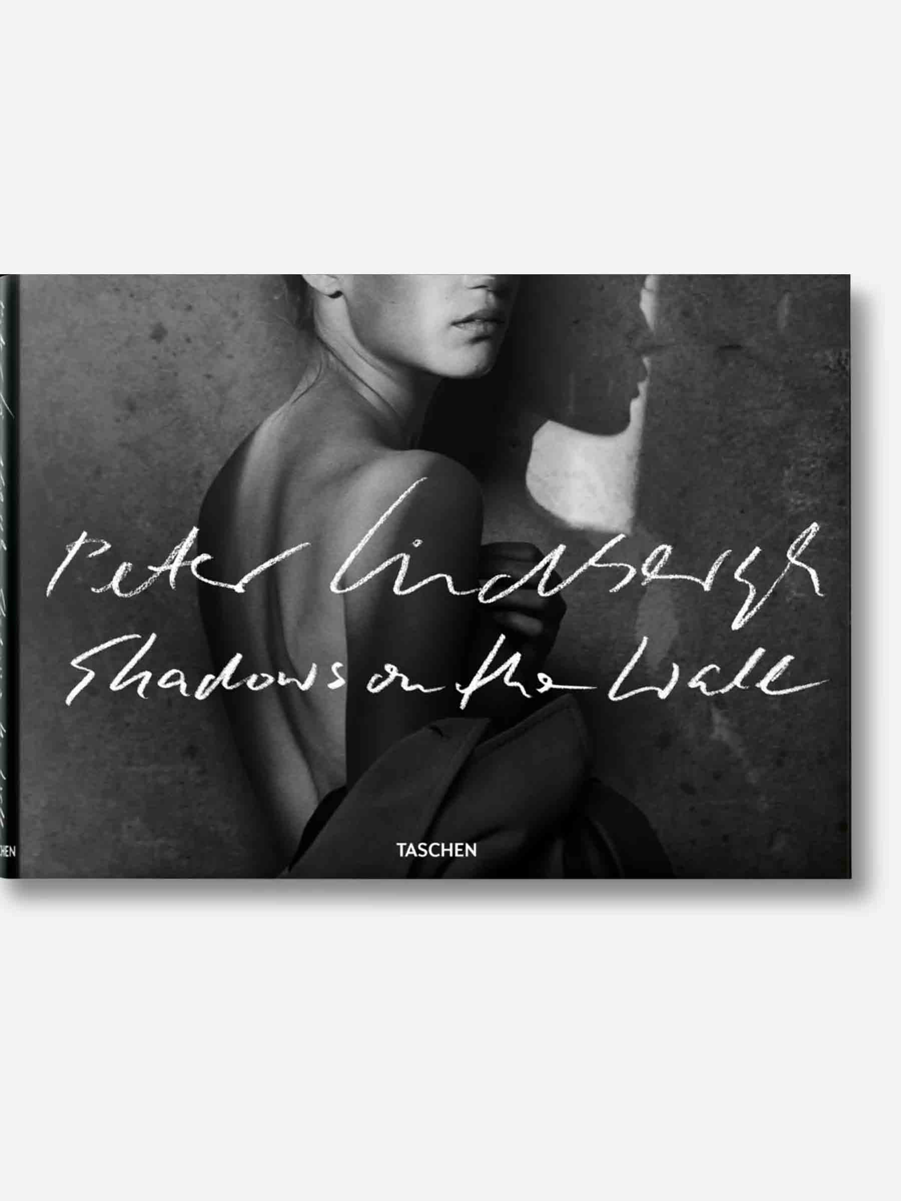 Taschen Mujer Barcelona Libro Shadows on the wall color Blanco sku 930-000086 01 - Foto 1
